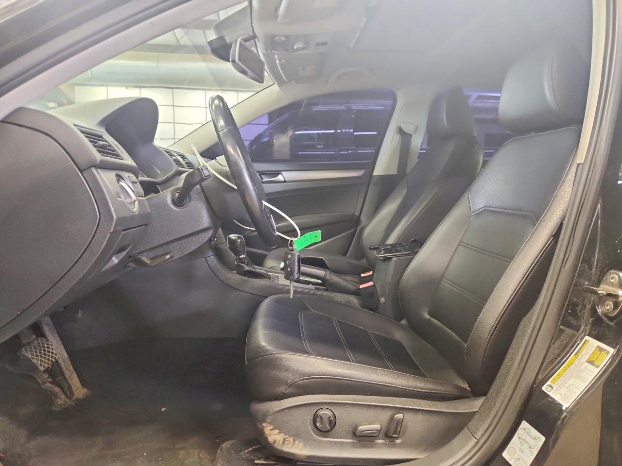 2014 Volkswagen Passat Se Черный vin: 1VWBN7A33EC058490