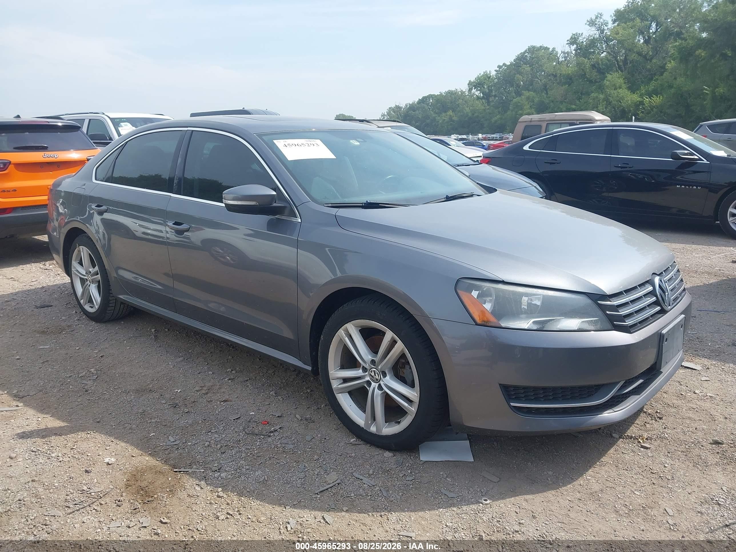 2014 Volkswagen Passat 2.0l Tdi Se Gray vin: 1VWBN7A33EC081137