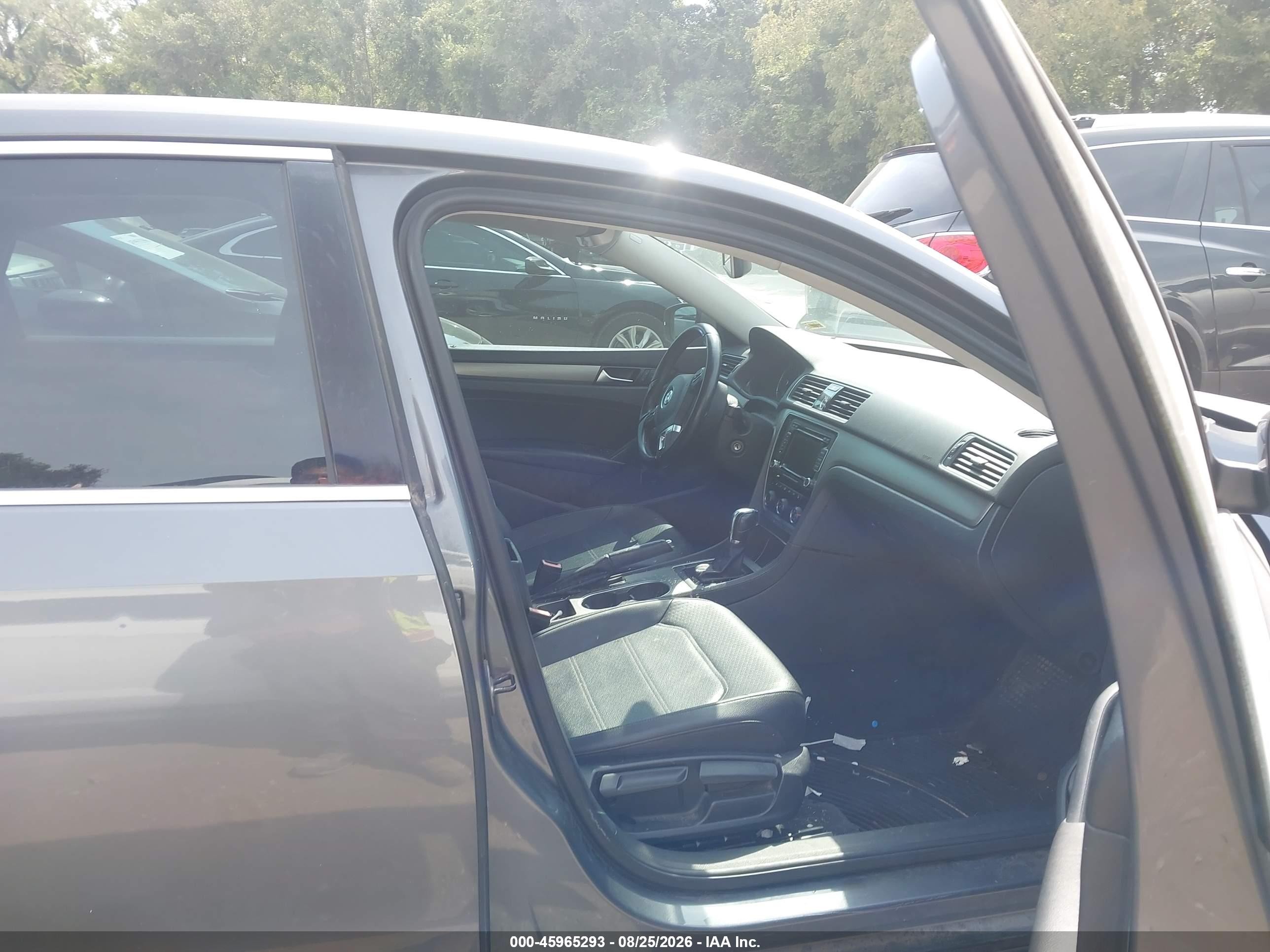 2014 Volkswagen Passat 2.0l Tdi Se Gray vin: 1VWBN7A33EC081137
