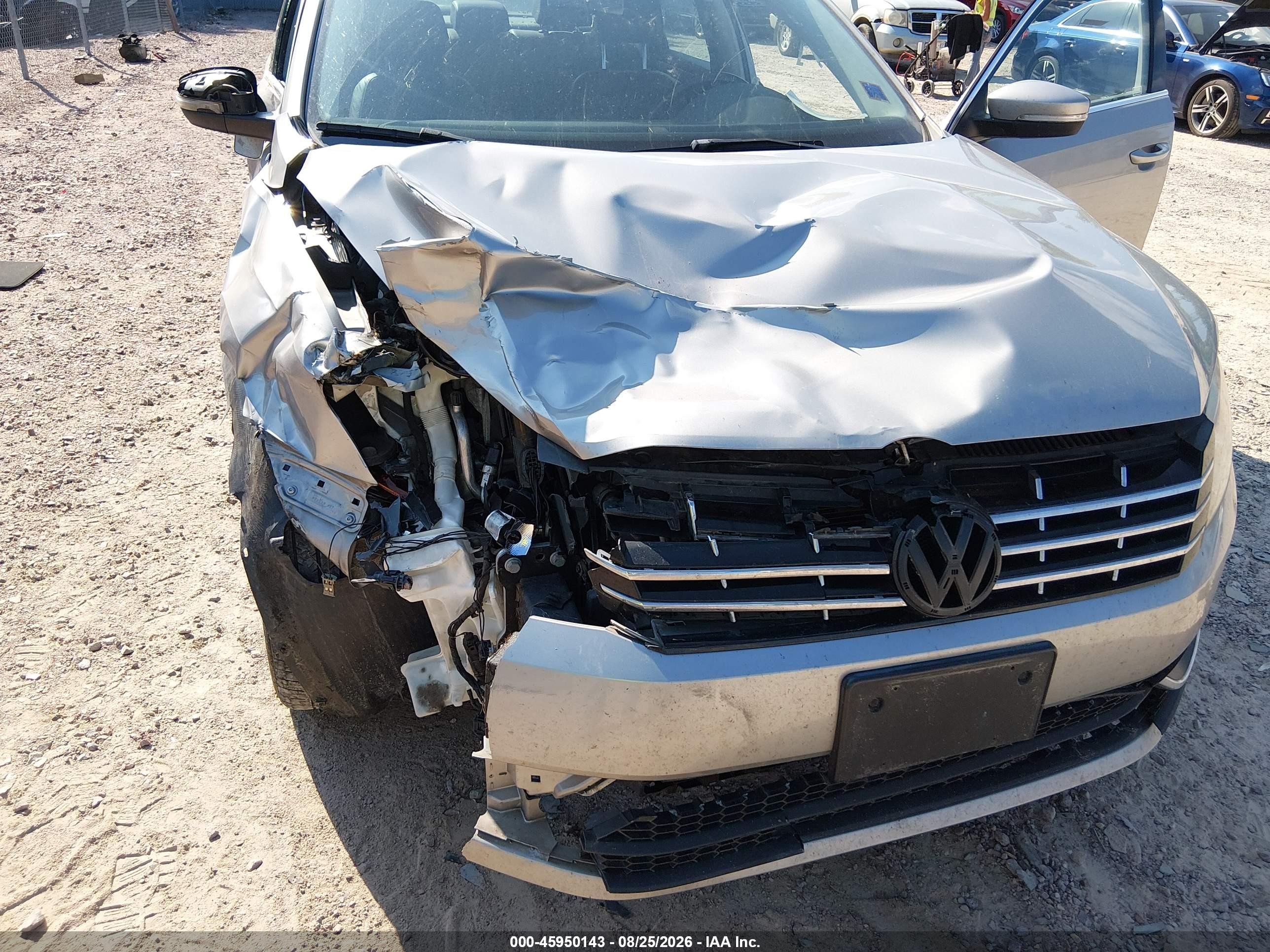 2014 Volkswagen Passat 2.0l Tdi Se Серебряный vin: 1VWBN7A33EC082157