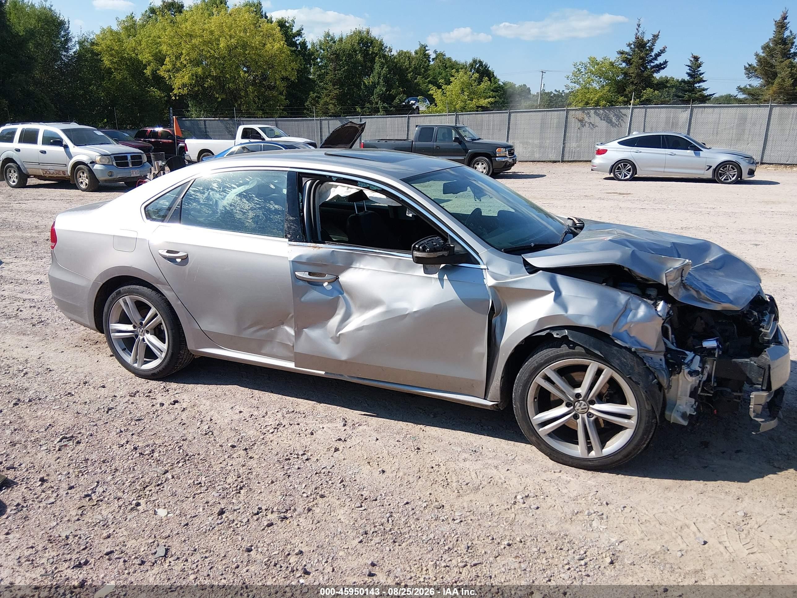 2014 Volkswagen Passat 2.0l Tdi Se Серебряный vin: 1VWBN7A33EC082157