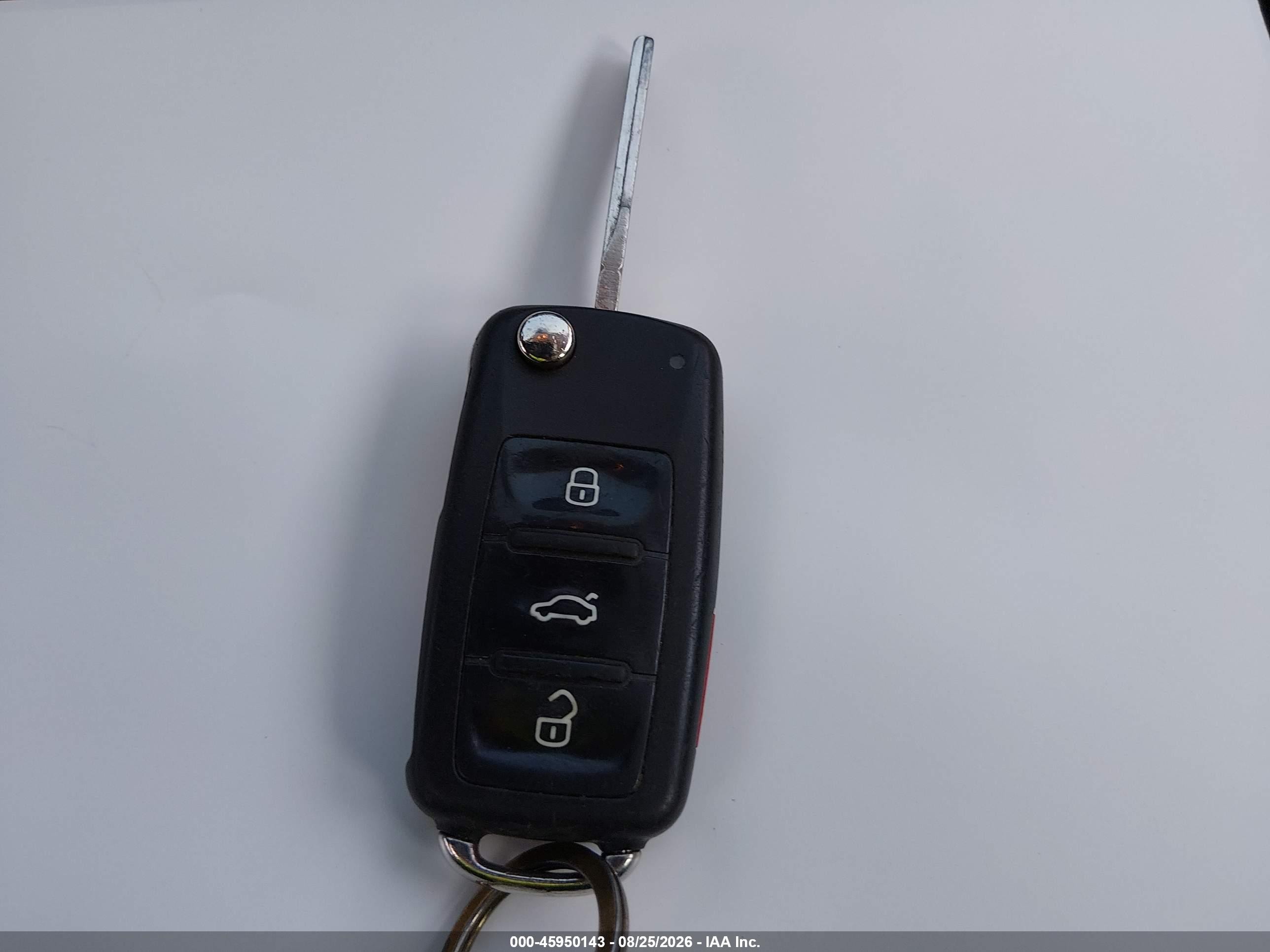 2014 Volkswagen Passat 2.0l Tdi Se Серебряный vin: 1VWBN7A33EC082157