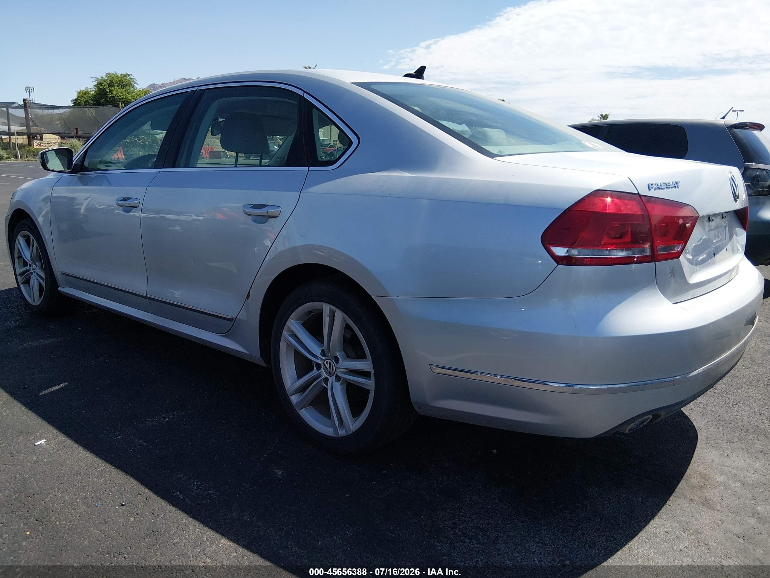 2014 Volkswagen Passat 2.0l Tdi Se Silver vin: 1VWBN7A33EC098360