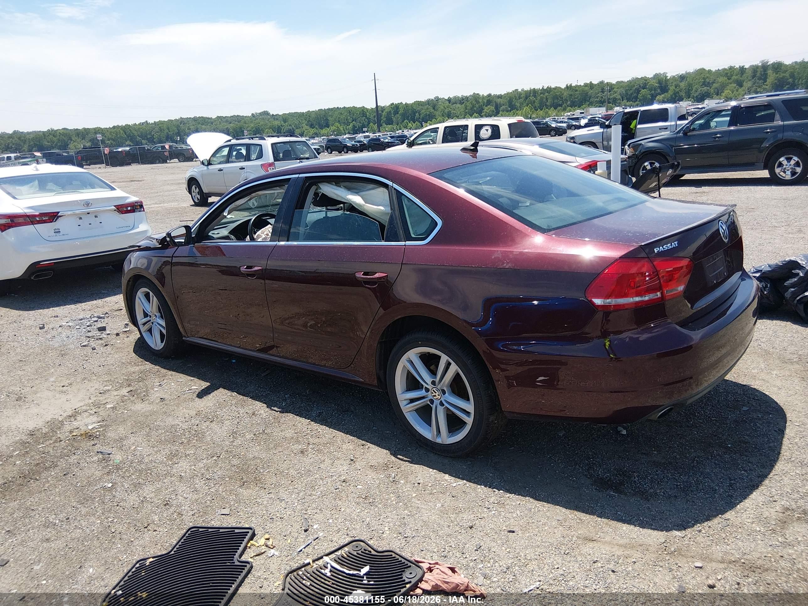 2014 Volkswagen Passat 2.0l Tdi Se Maroon vin: 1VWBN7A33EC098410