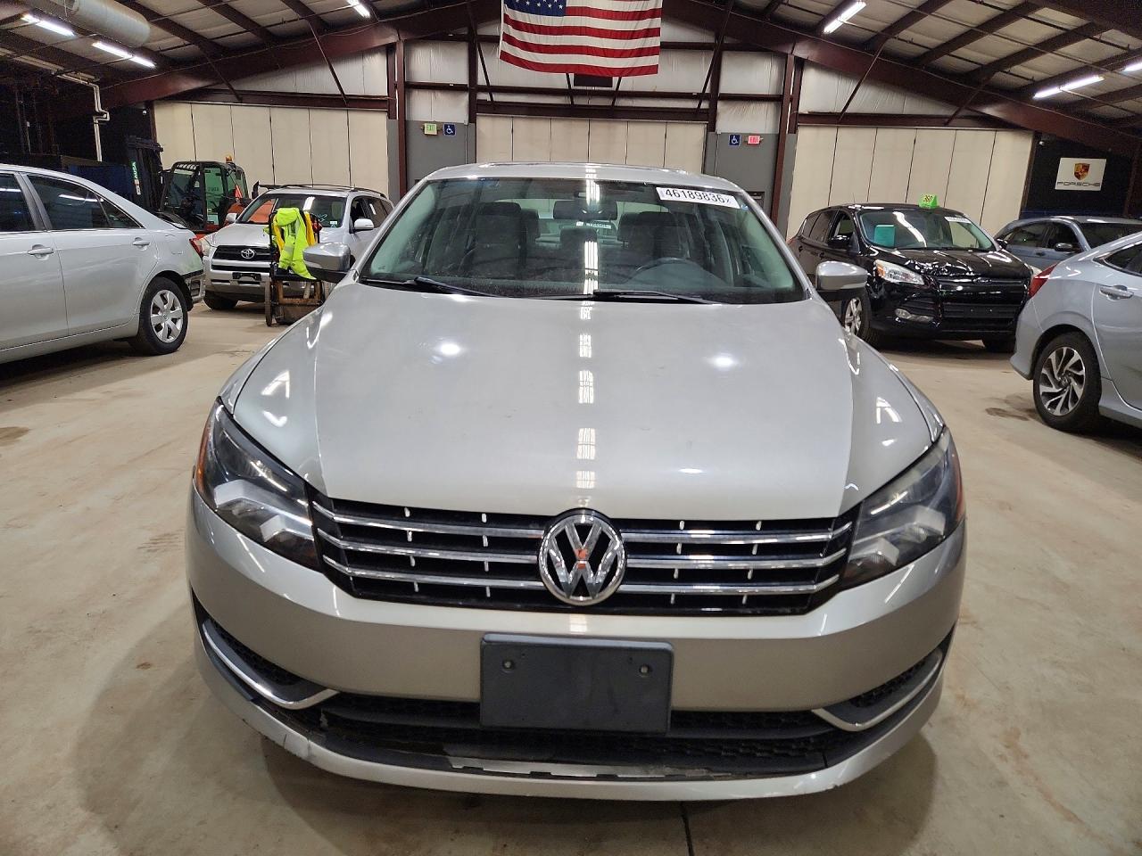 2014 Volkswagen Passat Se Серебряный vin: 1VWBN7A33EC099315