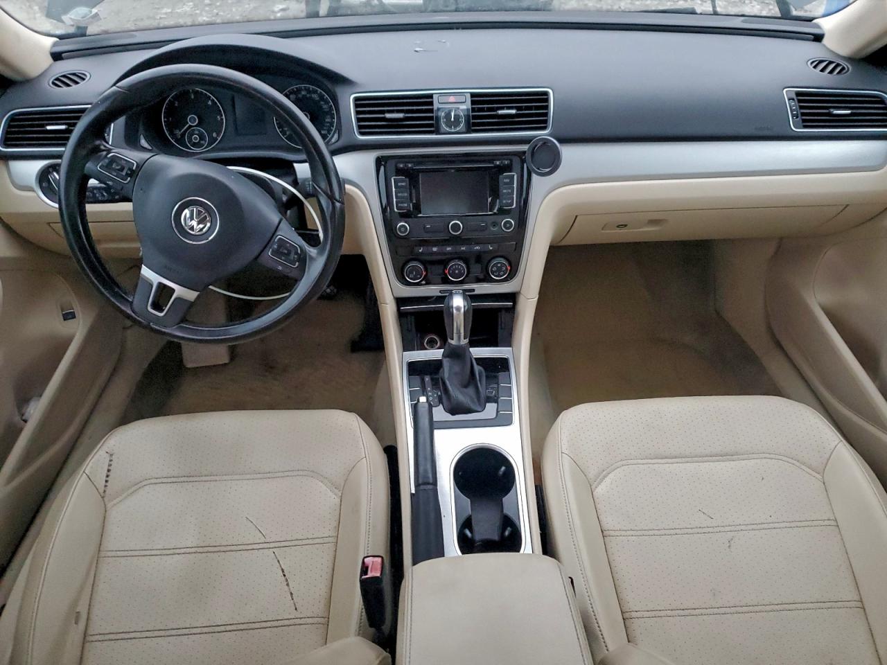 2013 Volkswagen Passat Se Black vin: 1VWBN7A34DC003030