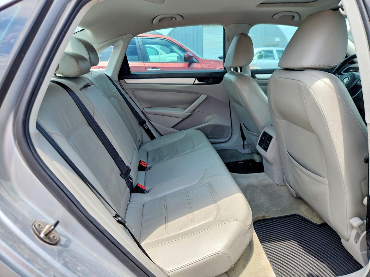 2013 Volkswagen Passat Se Silver vin: 1VWBN7A34DC014092