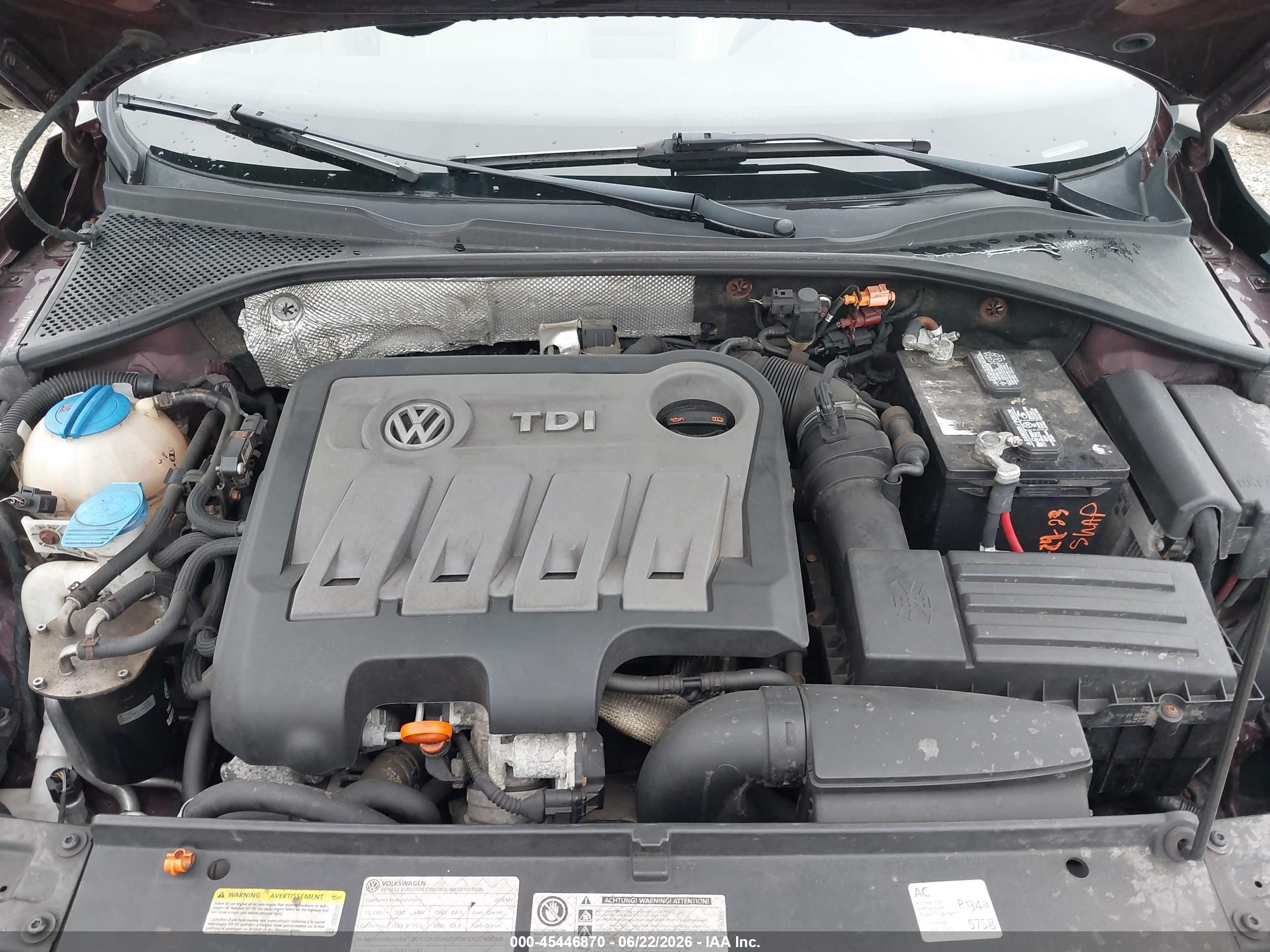 2013 Volkswagen Passat 2.0l Tdi Se Maroon vin: 1VWBN7A34DC035282