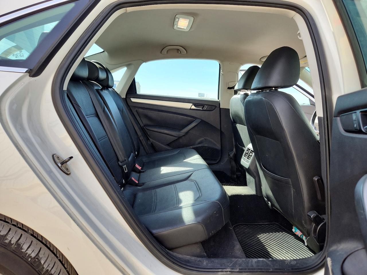 2013 Volkswagen Passat Se Белый vin: 1VWBN7A34DC041132