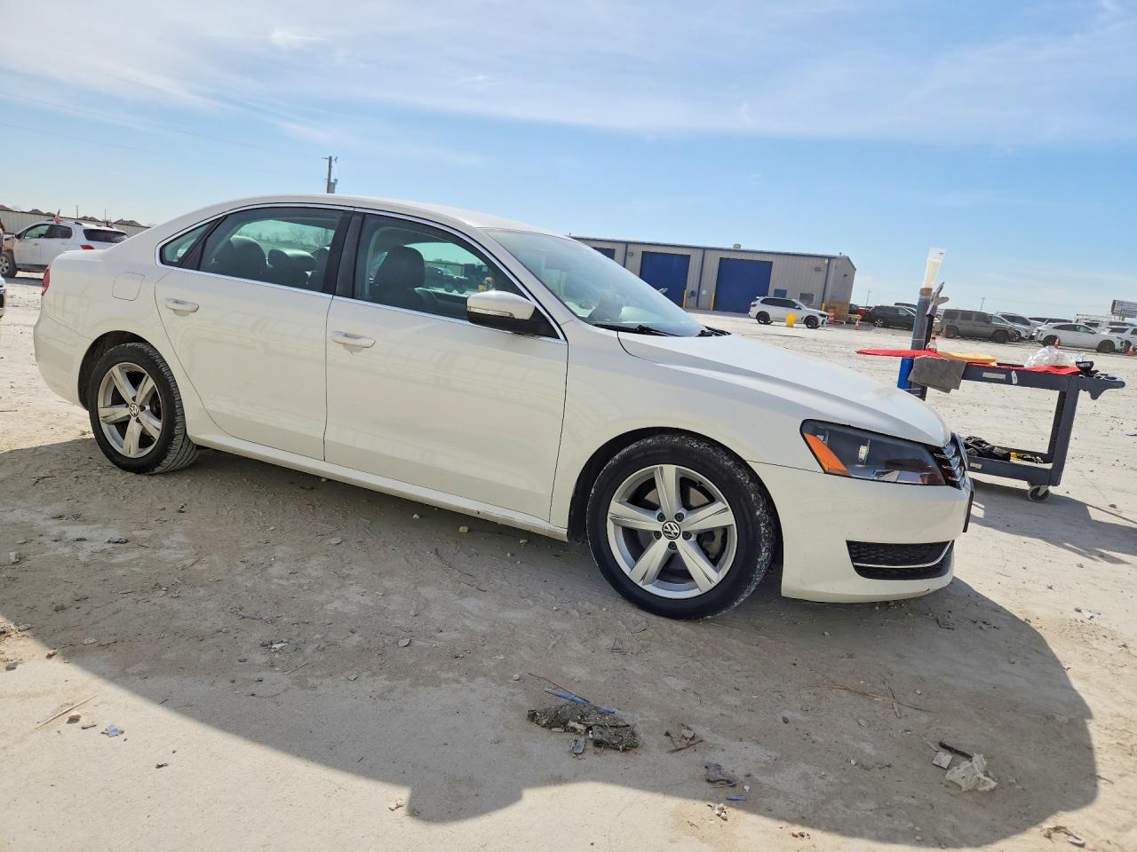 2013 Volkswagen Passat Se Белый vin: 1VWBN7A34DC041132