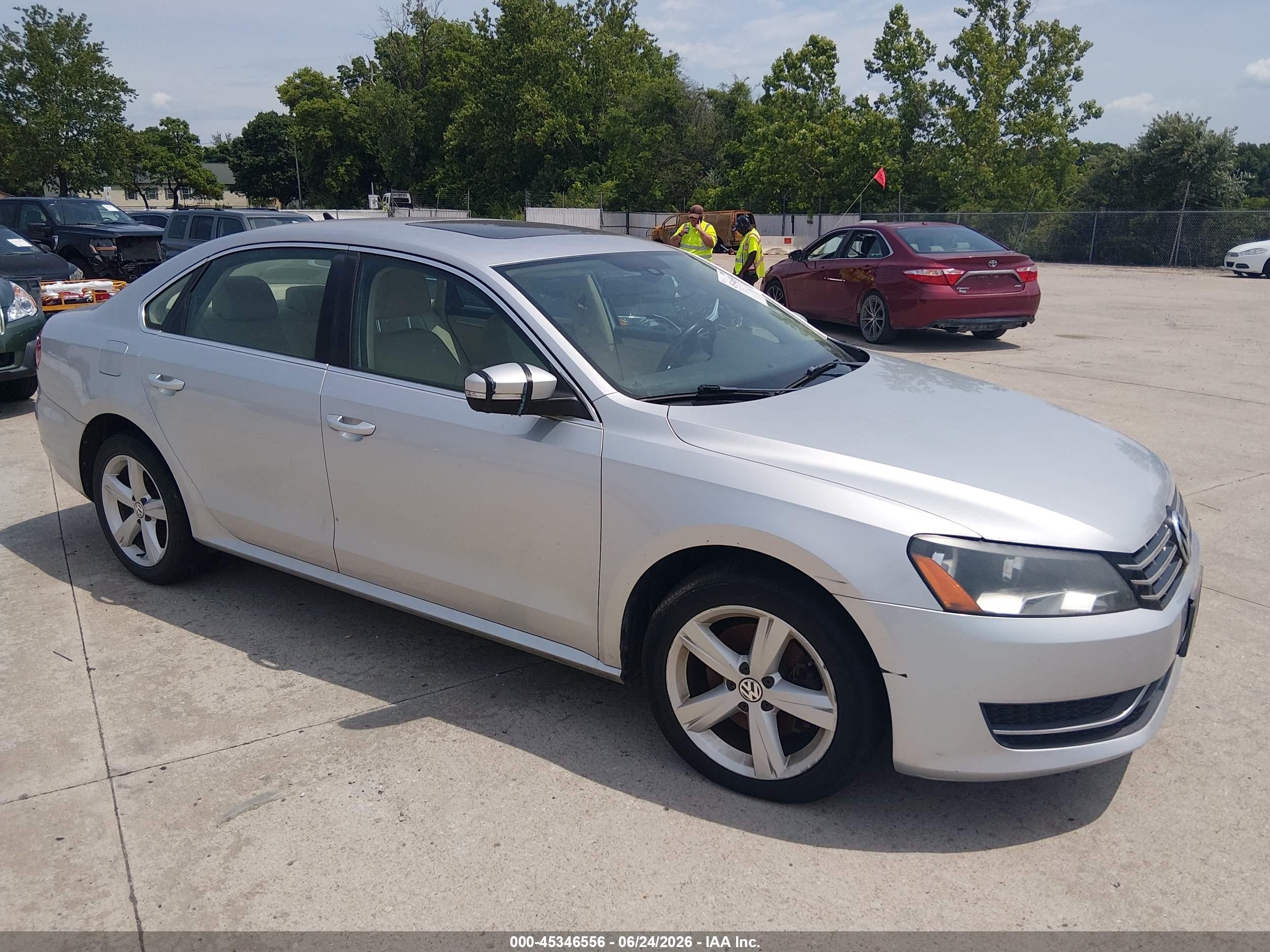 2013 Volkswagen Passat 2.0l Tdi Se Gray vin: 1VWBN7A34DC072817
