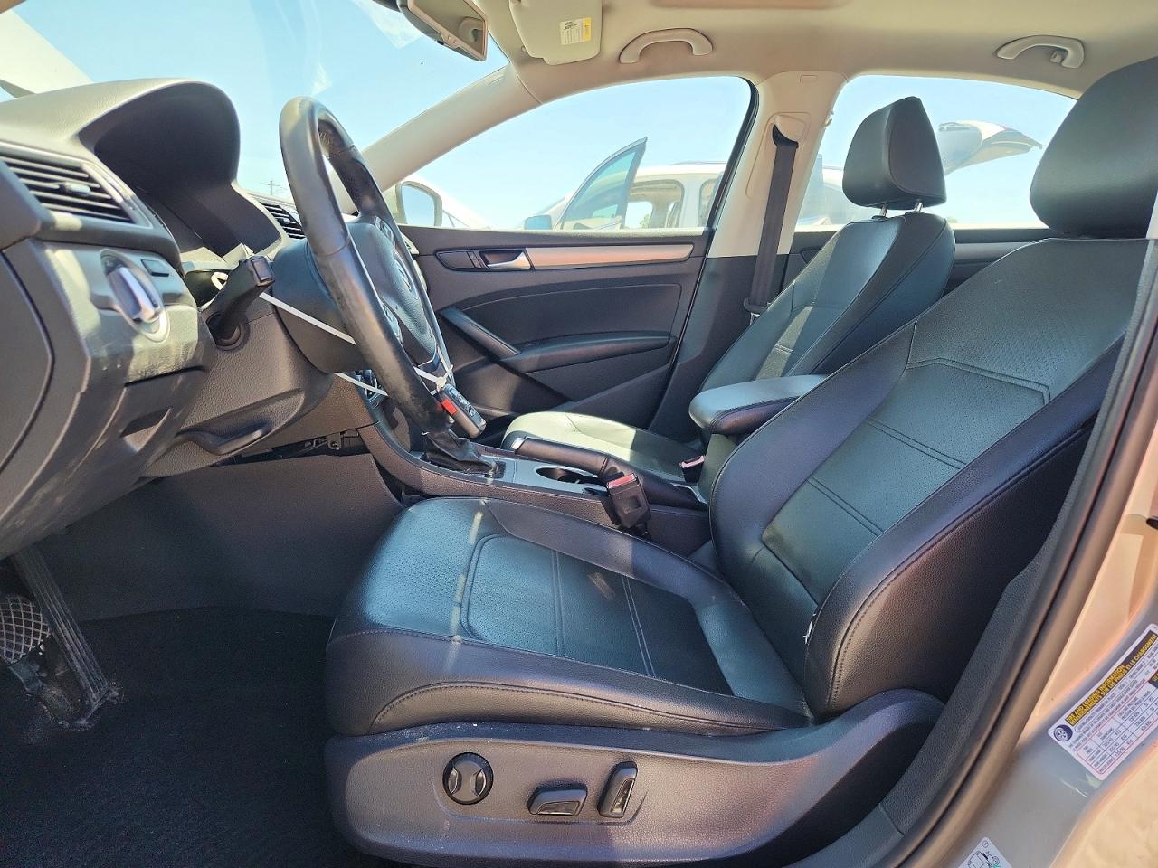 2014 Volkswagen Passat Se Серебряный vin: 1VWBN7A34EC027488