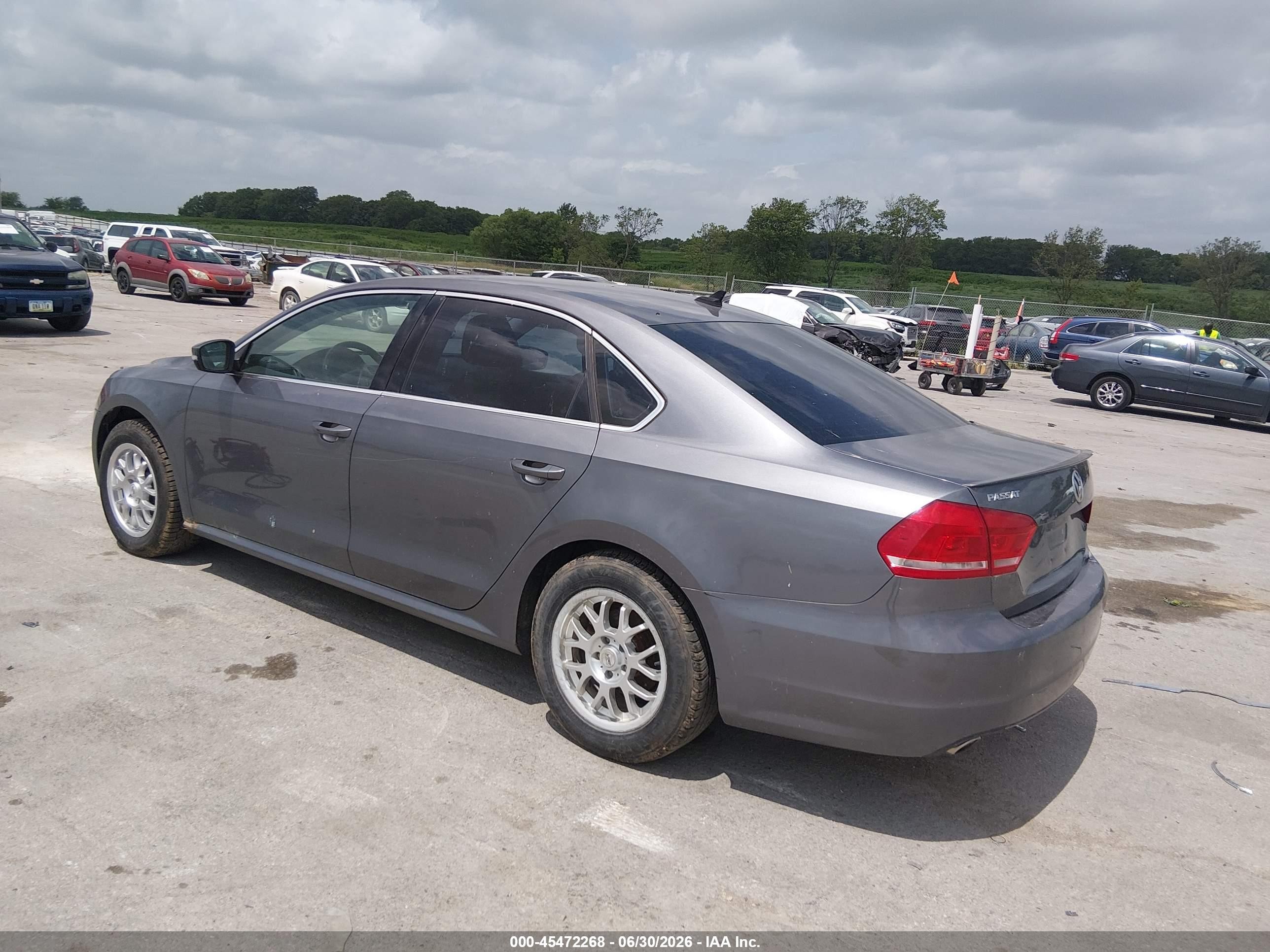2014 Volkswagen Passat 2.0l Tdi Se Gray vin: 1VWBN7A34EC064198