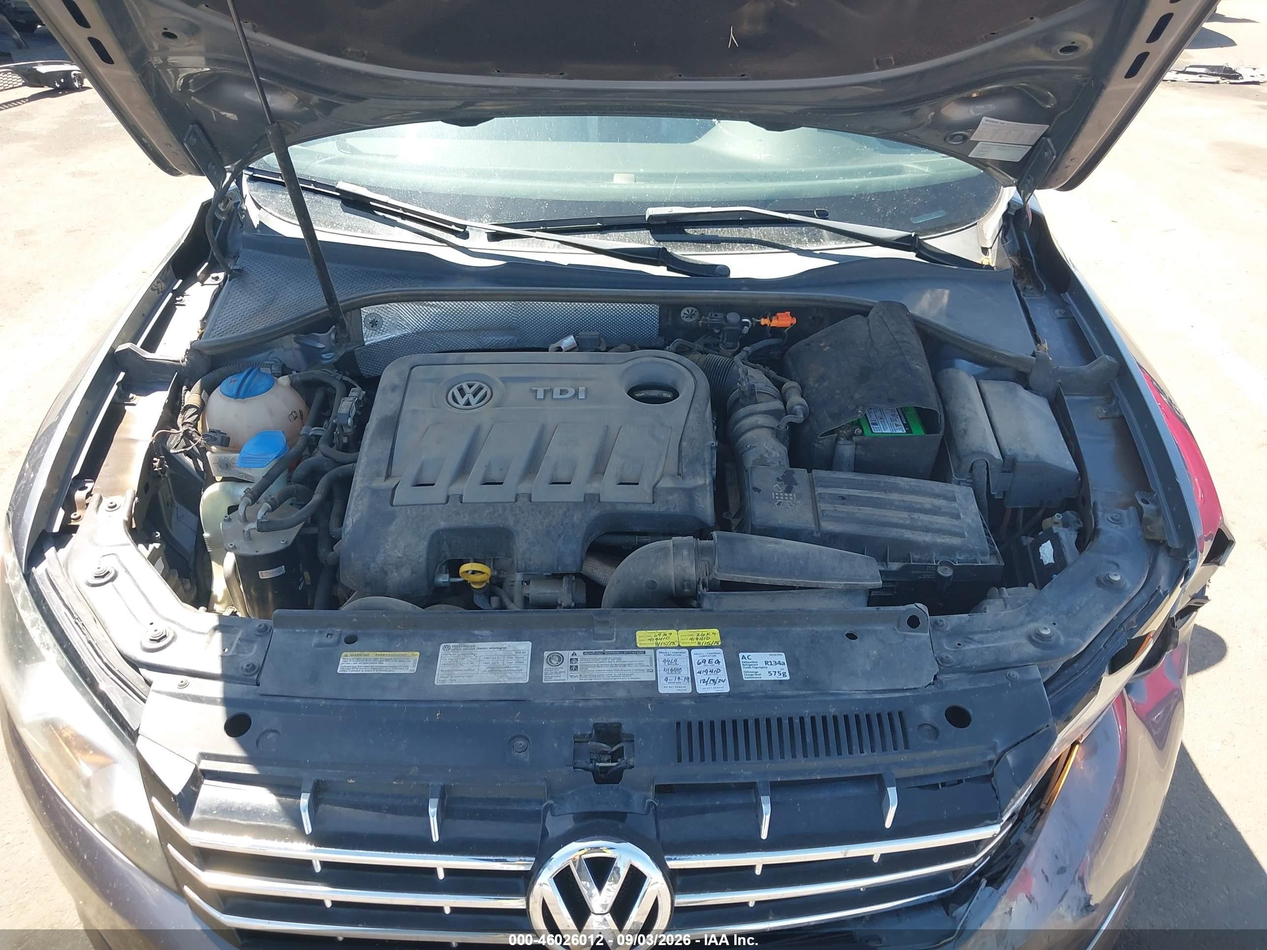 2014 Volkswagen Passat 2.0l Tdi Se Gray vin: 1VWBN7A34EC075573