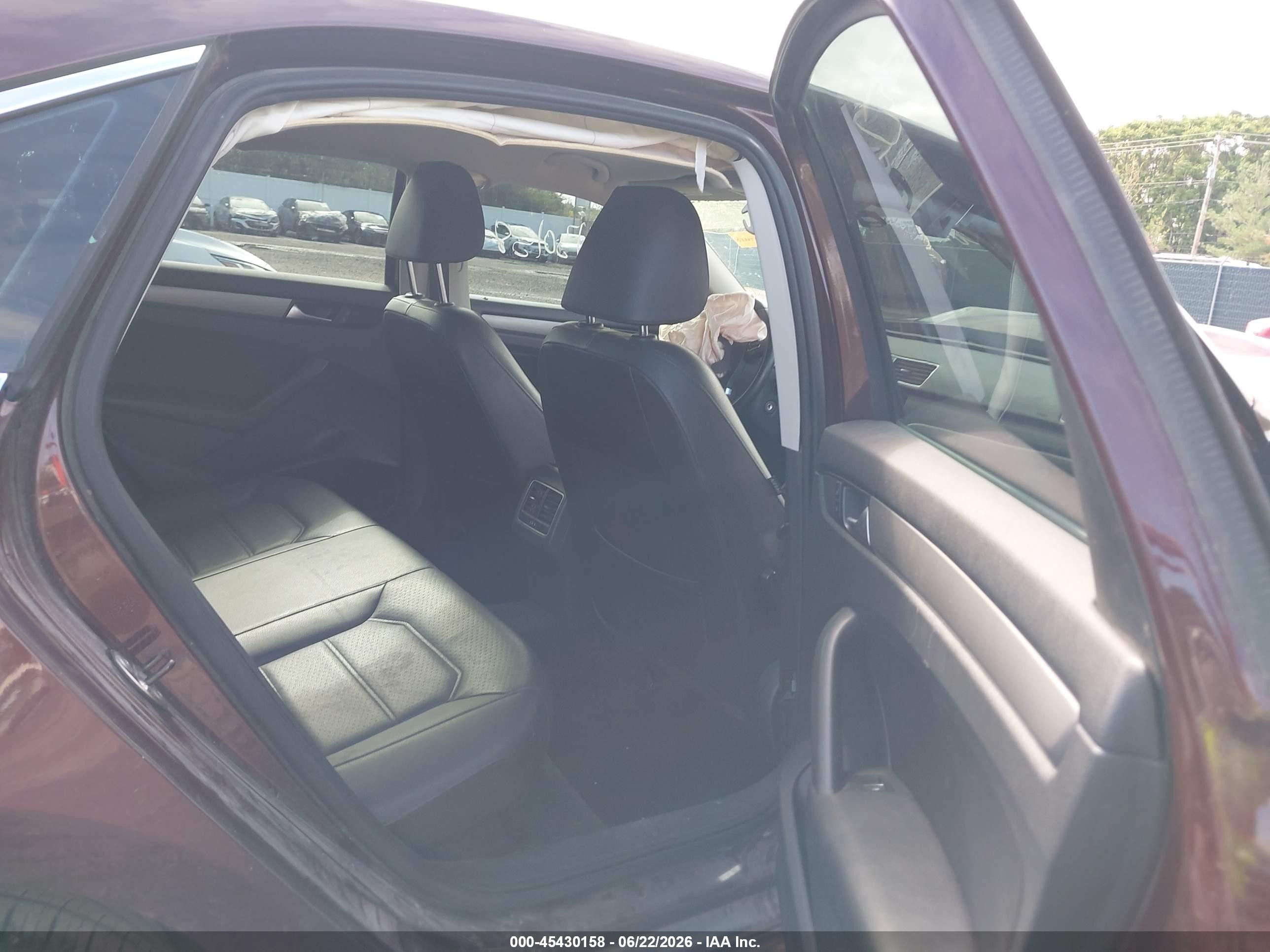 2014 Volkswagen Passat 2.0l Tdi Se Burgundy vin: 1VWBN7A34EC099632