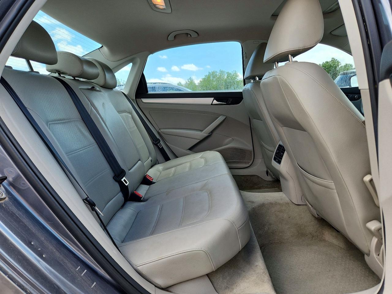 2013 Volkswagen Passat Se Gray vin: 1VWBN7A35DC002534