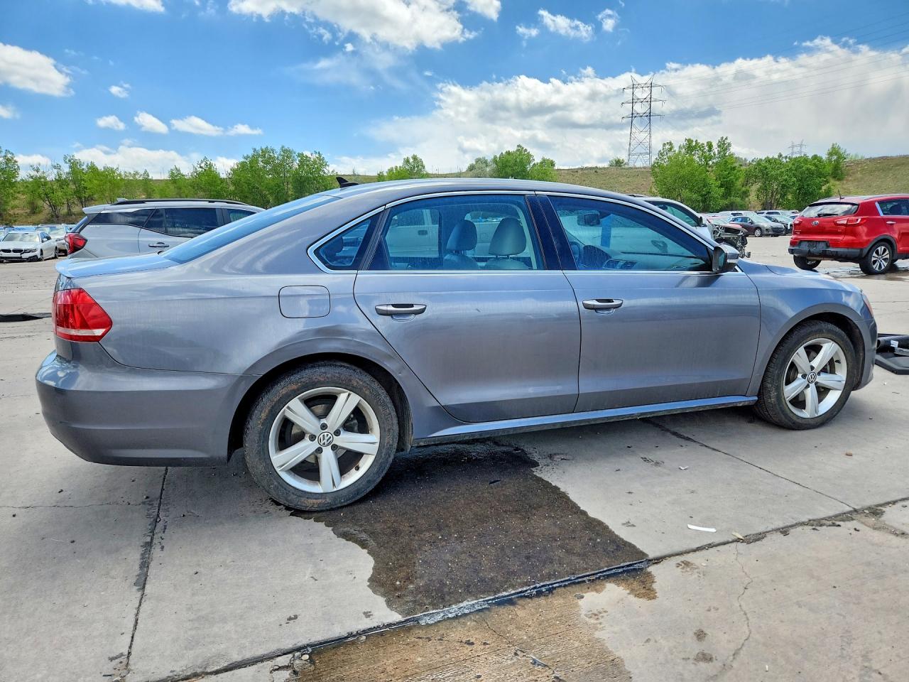 2013 Volkswagen Passat Se Gray vin: 1VWBN7A35DC002534