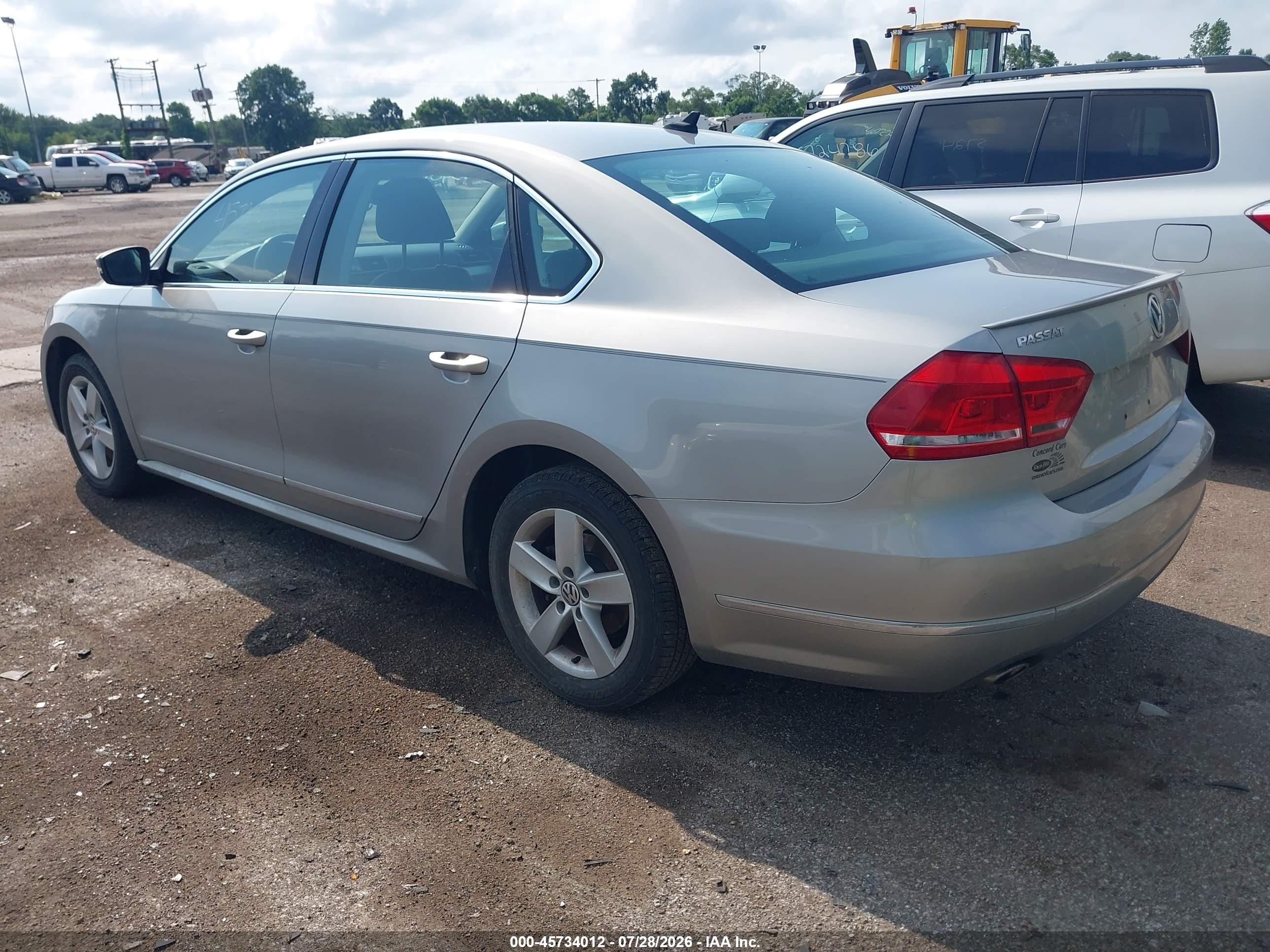 2013 Volkswagen Passat 2.0l Tdi Se Silver vin: 1VWBN7A35DC119644