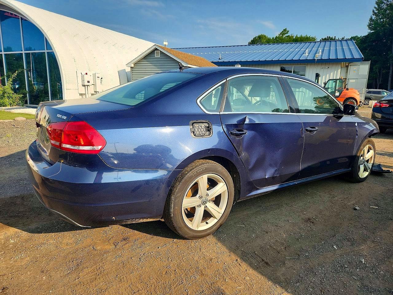 2013 Volkswagen Passat Se Black vin: 1VWBN7A35DC144544