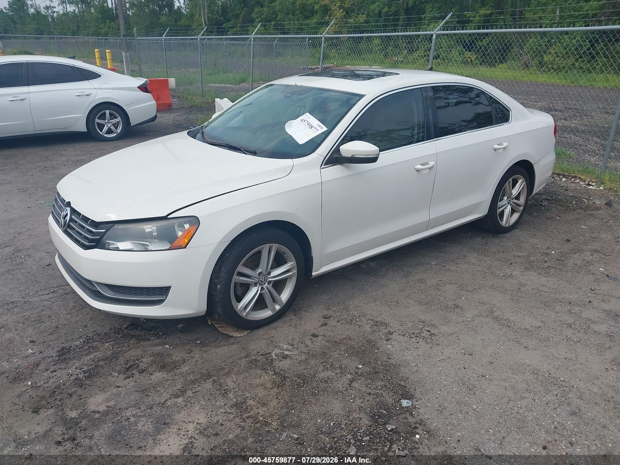 2014 Volkswagen Passat 2.0l Tdi Se Белый vin: 1VWBN7A35EC044672