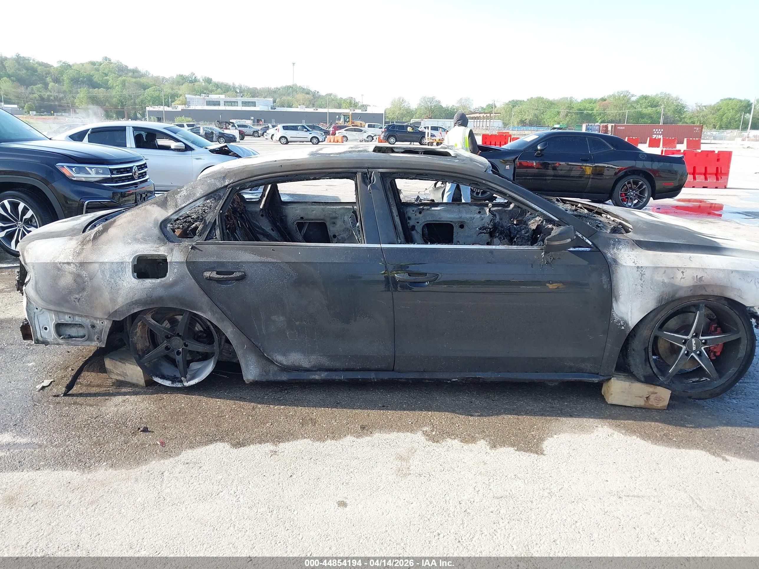 2014 Volkswagen Passat 2.0l Tdi Se Черный vin: 1VWBN7A35EC051802