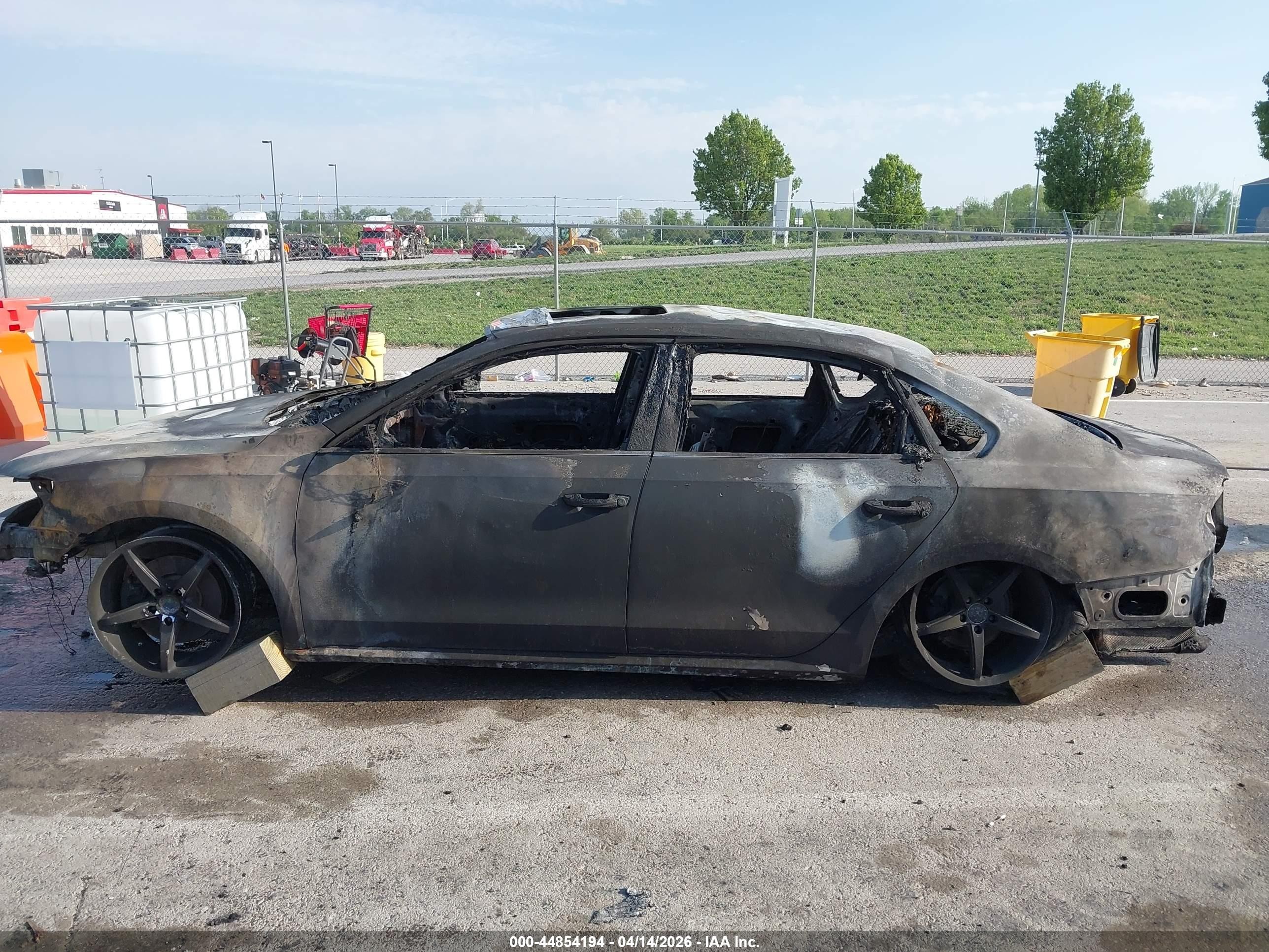 2014 Volkswagen Passat 2.0l Tdi Se Черный vin: 1VWBN7A35EC051802