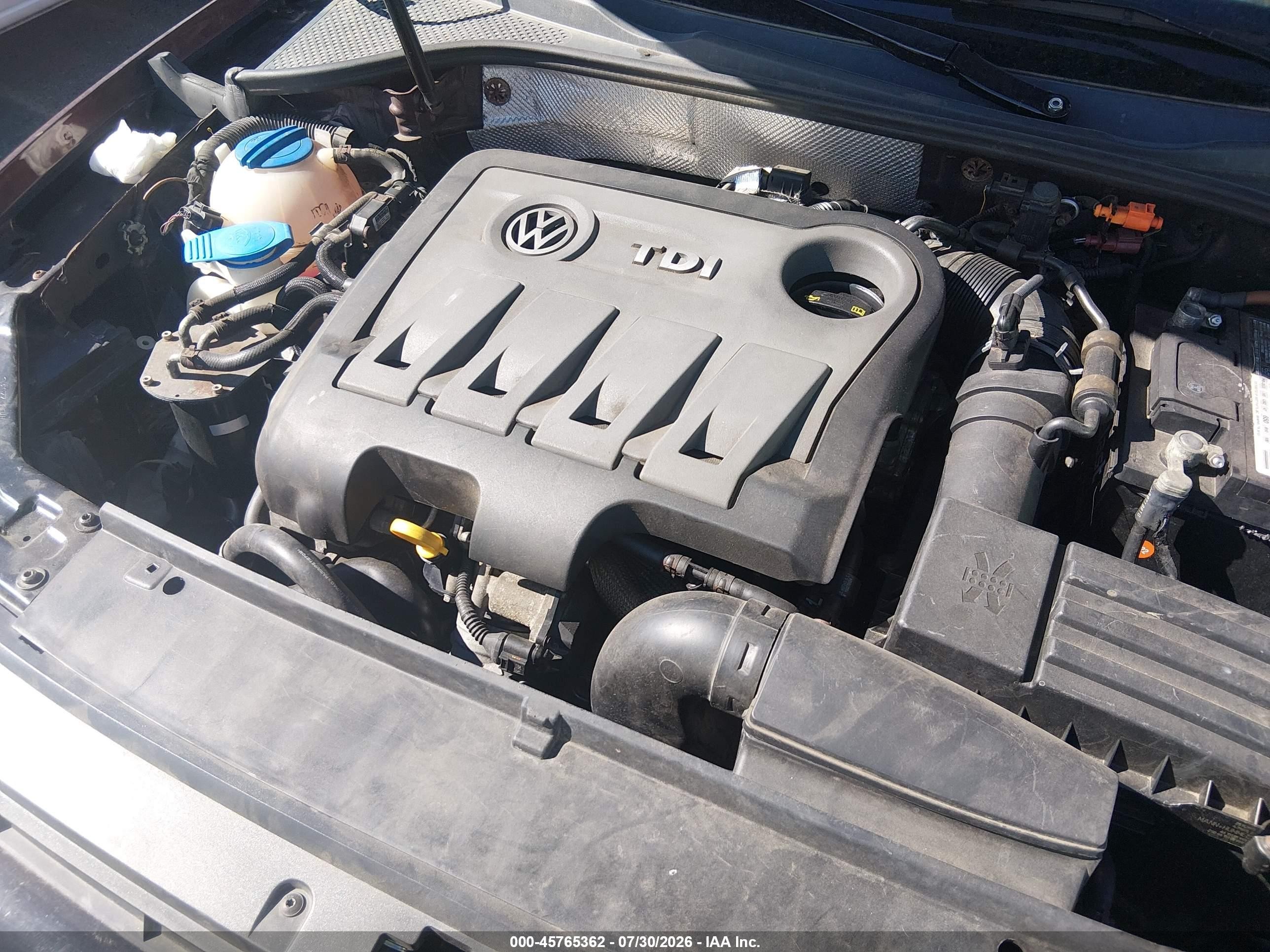 2014 Volkswagen Passat 2.0l Tdi Se Красный vin: 1VWBN7A35EC068096