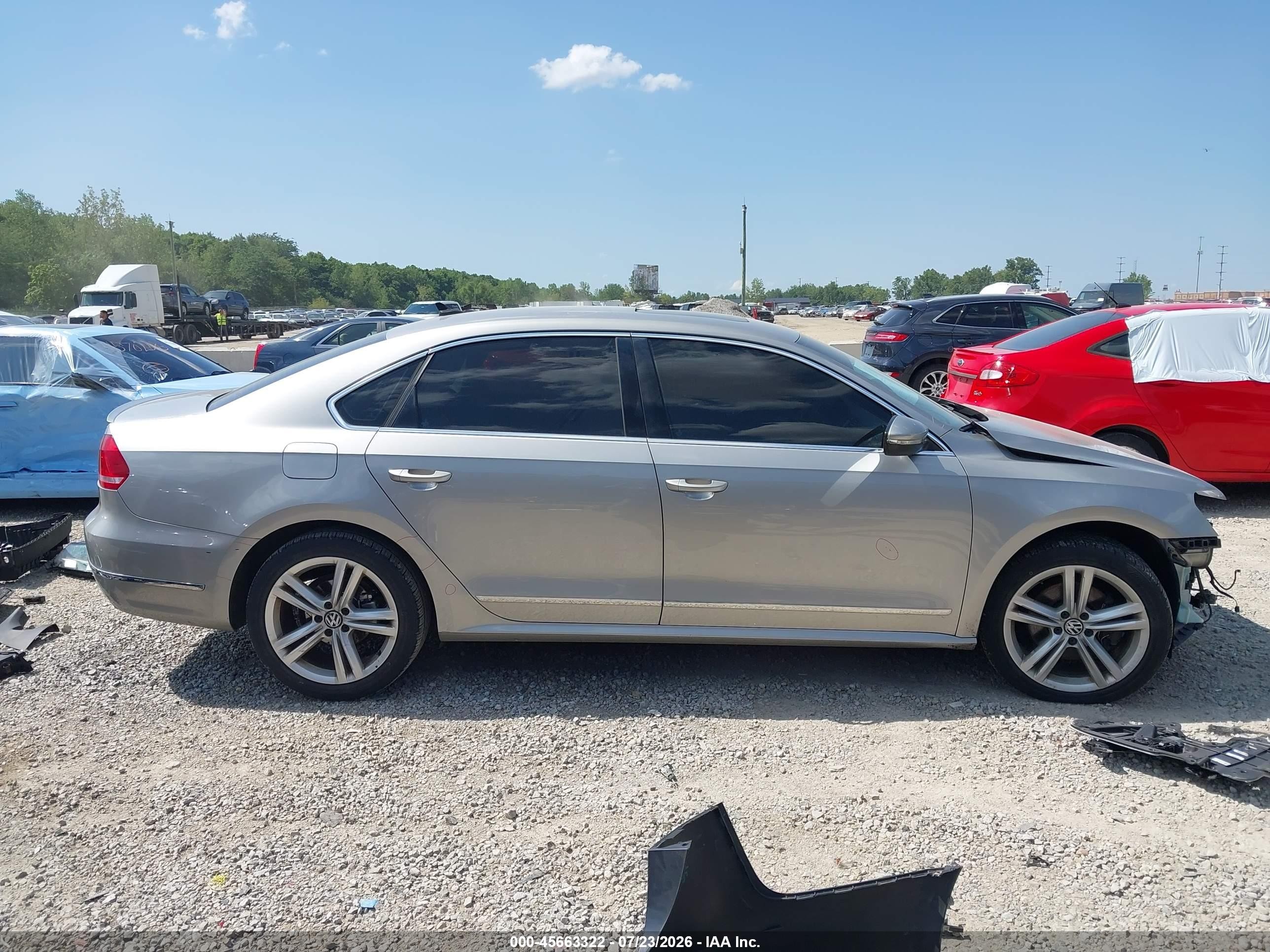 2012 Volkswagen Passat 2.0l Tdi Se Silver vin: 1VWBN7A36CC023729