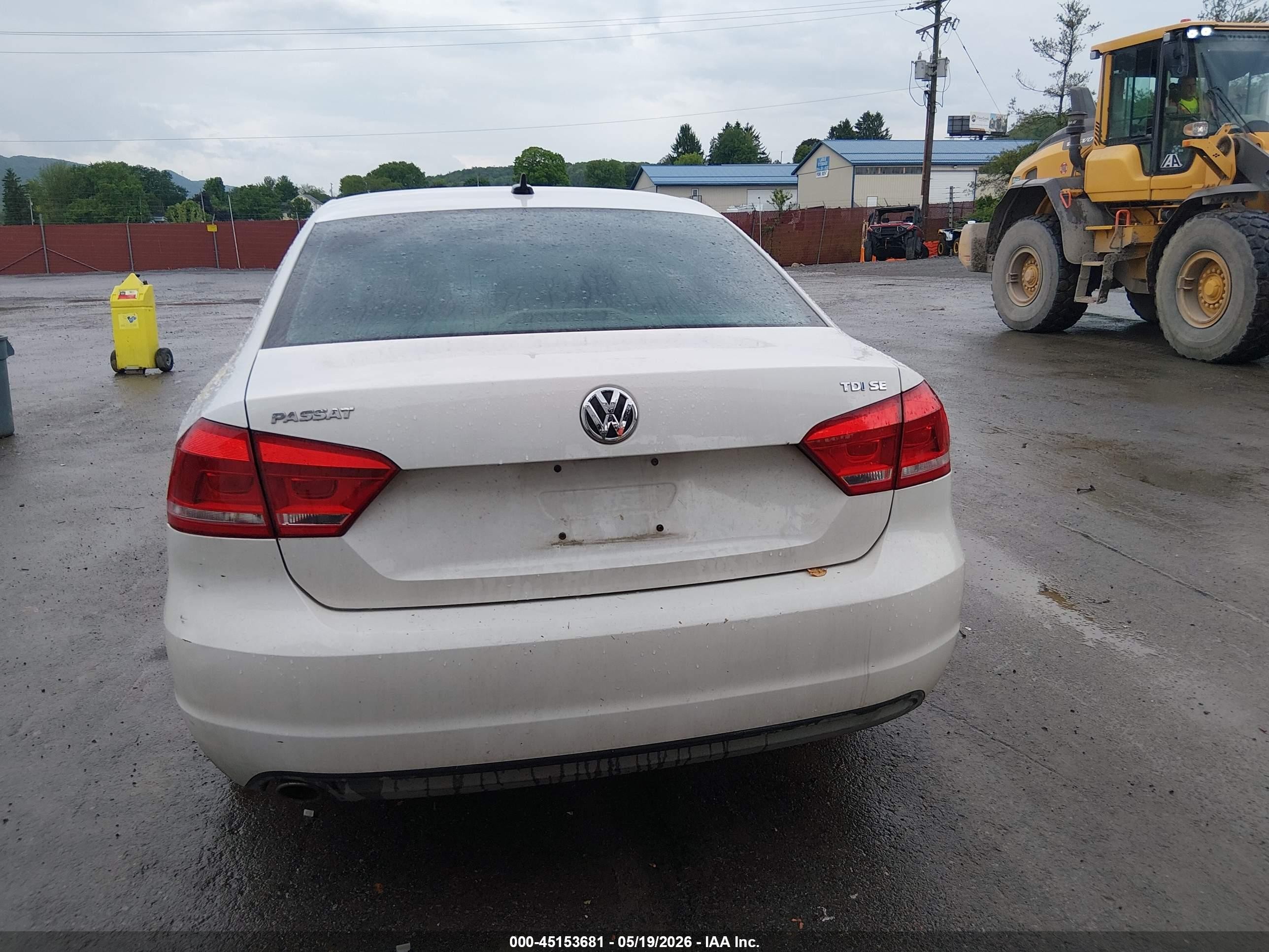 2012 Volkswagen Passat 2.0l Tdi Se White vin: 1VWBN7A36CC071845