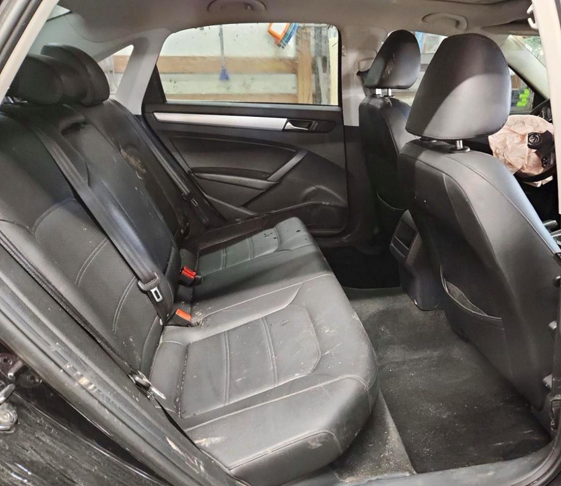 2012 Volkswagen Passat Se Black vin: 1VWBN7A36CC086068