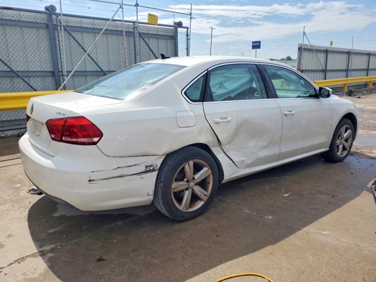 2013 Volkswagen Passat Se White vin: 1VWBN7A36DC122102