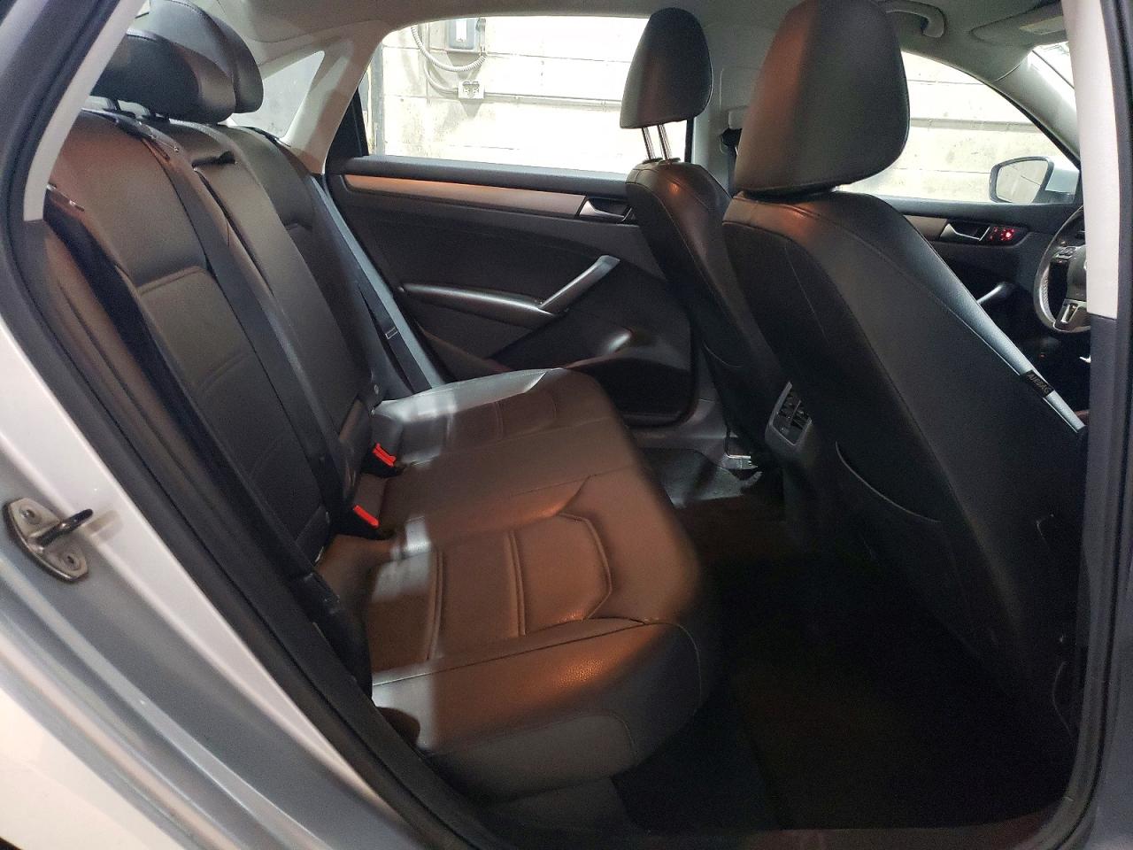 2014 Volkswagen Passat Se Silver vin: 1VWBN7A36EC008425