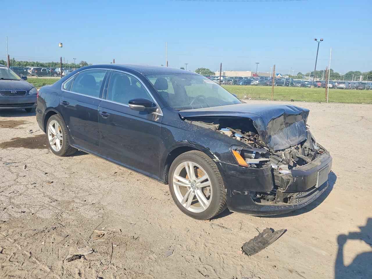 2014 Volkswagen Passat Se Black vin: 1VWBN7A36EC032501