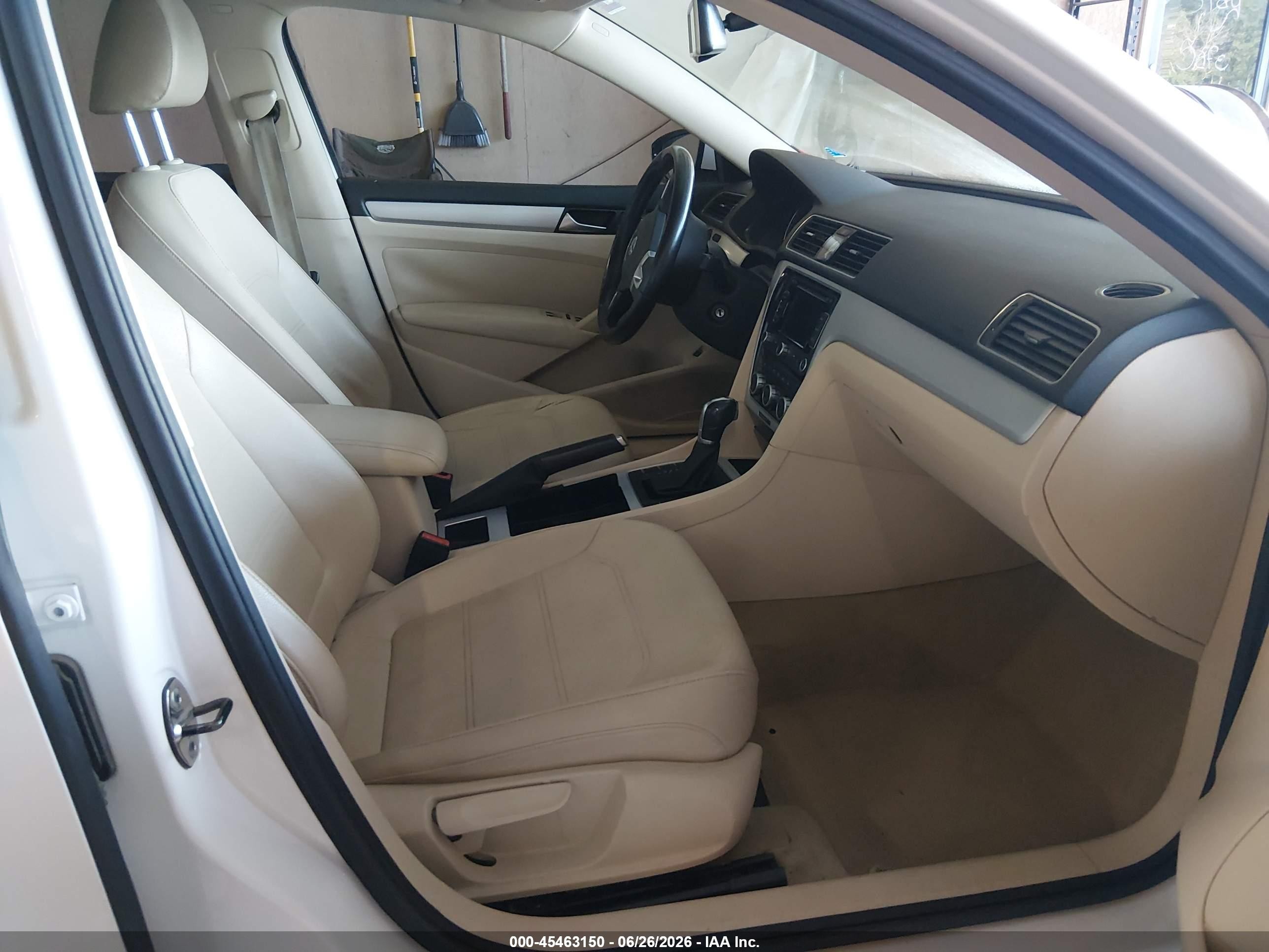 2012 Volkswagen Passat 2.0l Tdi Se White vin: 1VWBN7A37CC063530