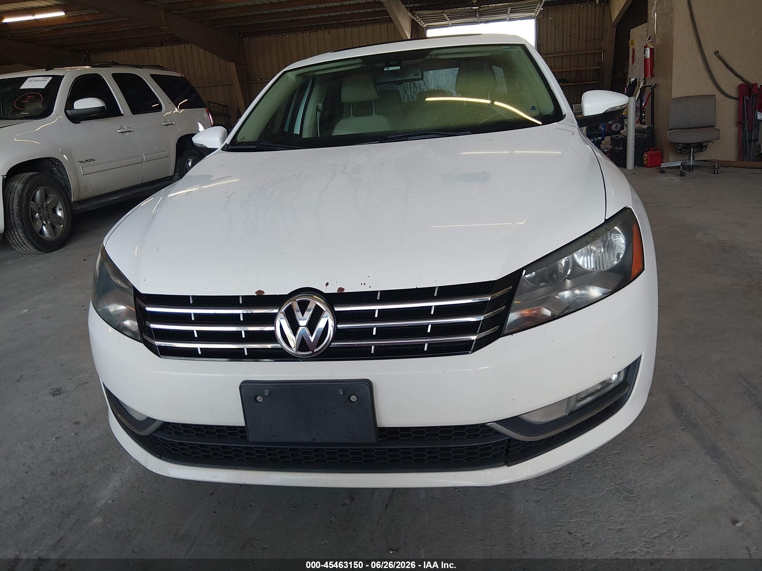2012 Volkswagen Passat 2.0l Tdi Se White vin: 1VWBN7A37CC063530