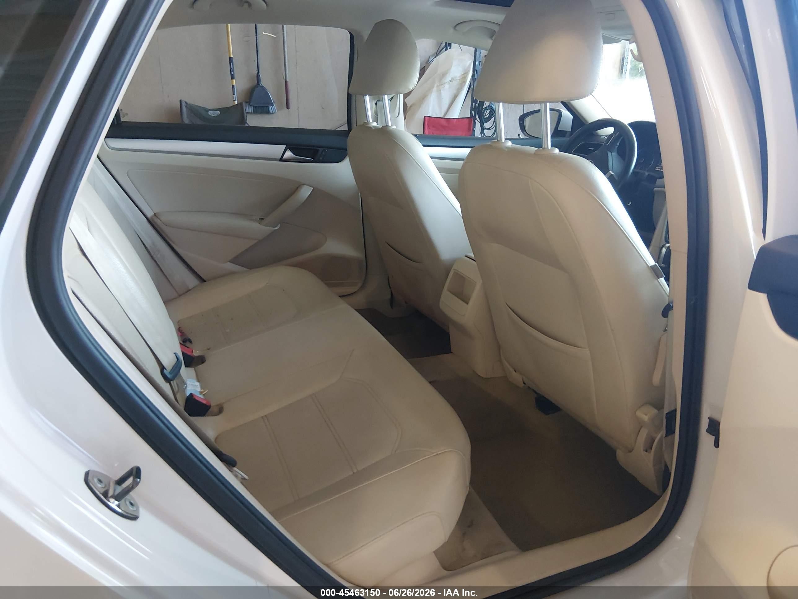 2012 Volkswagen Passat 2.0l Tdi Se White vin: 1VWBN7A37CC063530