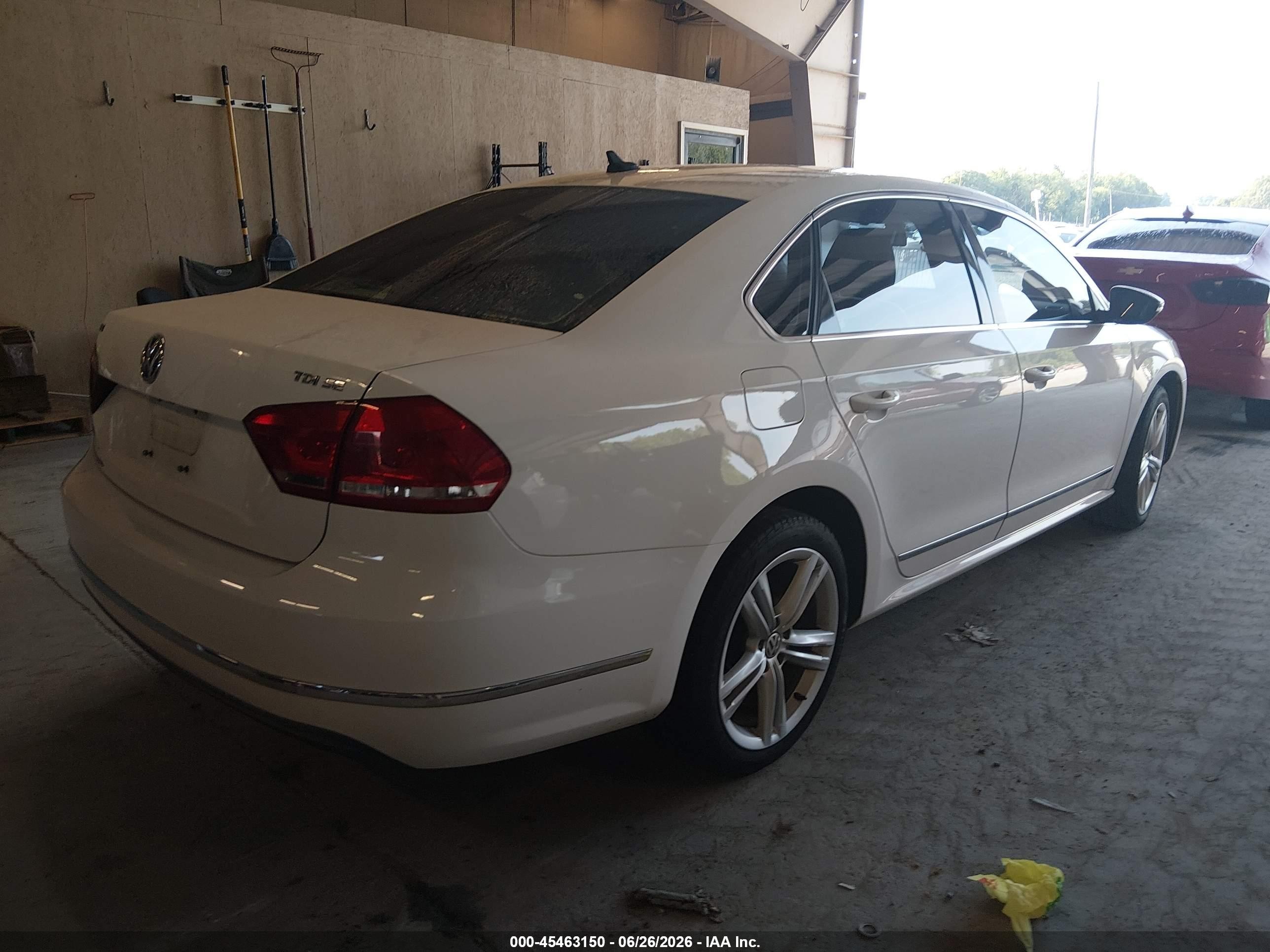 2012 Volkswagen Passat 2.0l Tdi Se White vin: 1VWBN7A37CC063530