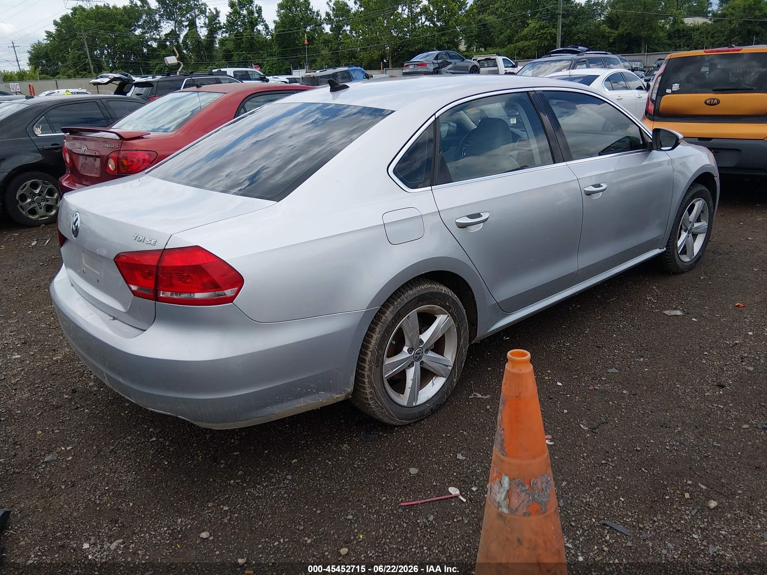 2012 Volkswagen Passat 2.0l Tdi Se Серебряный vin: 1VWBN7A37CC066332