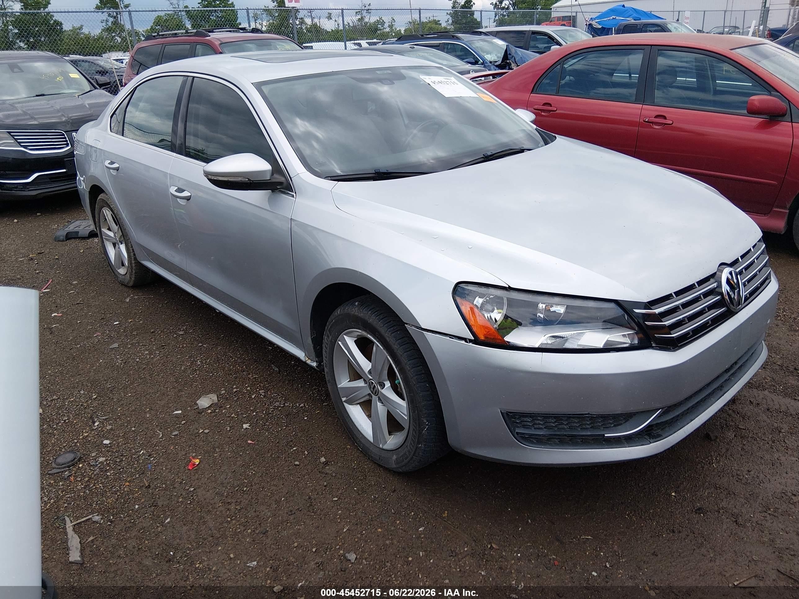 2012 Volkswagen Passat 2.0l Tdi Se Серебряный vin: 1VWBN7A37CC066332