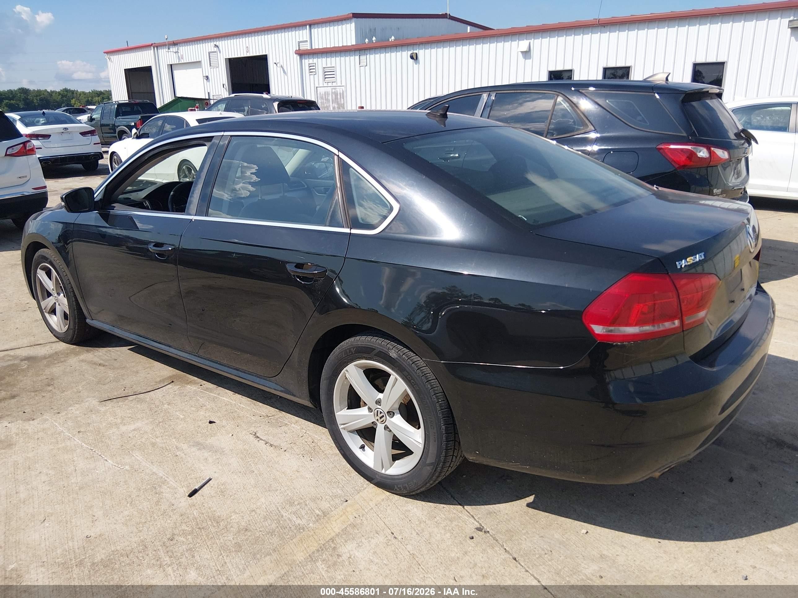 2013 Volkswagen Passat 2.0l Tdi Se Black vin: 1VWBN7A37DC044560