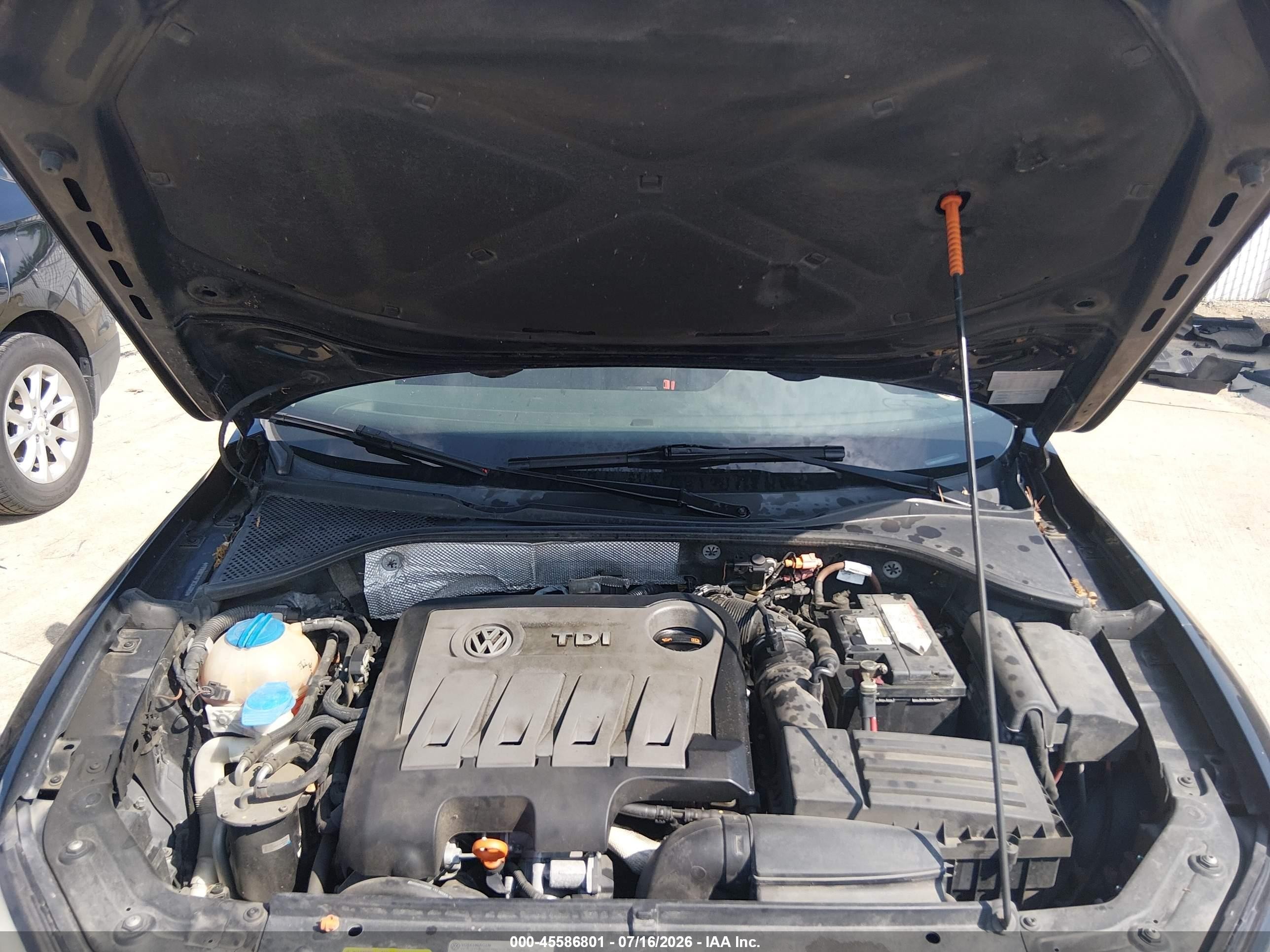 2013 Volkswagen Passat 2.0l Tdi Se Black vin: 1VWBN7A37DC044560