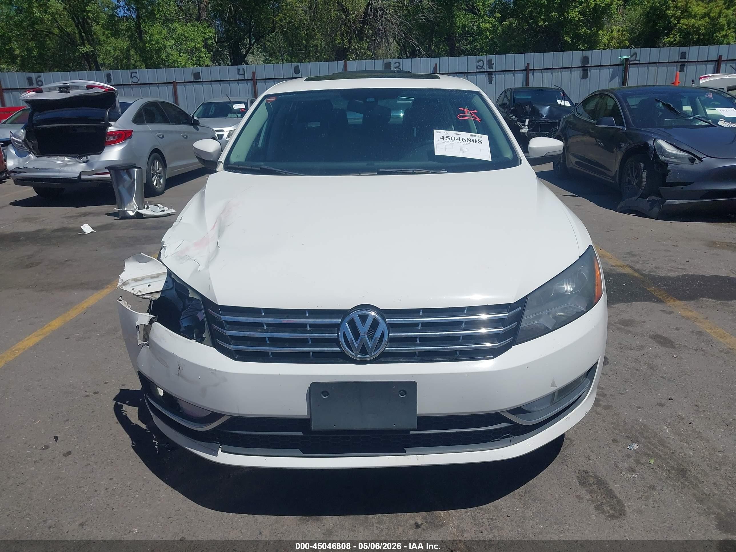 2013 Volkswagen Passat 2.0l Tdi Se White vin: 1VWBN7A37DC123727