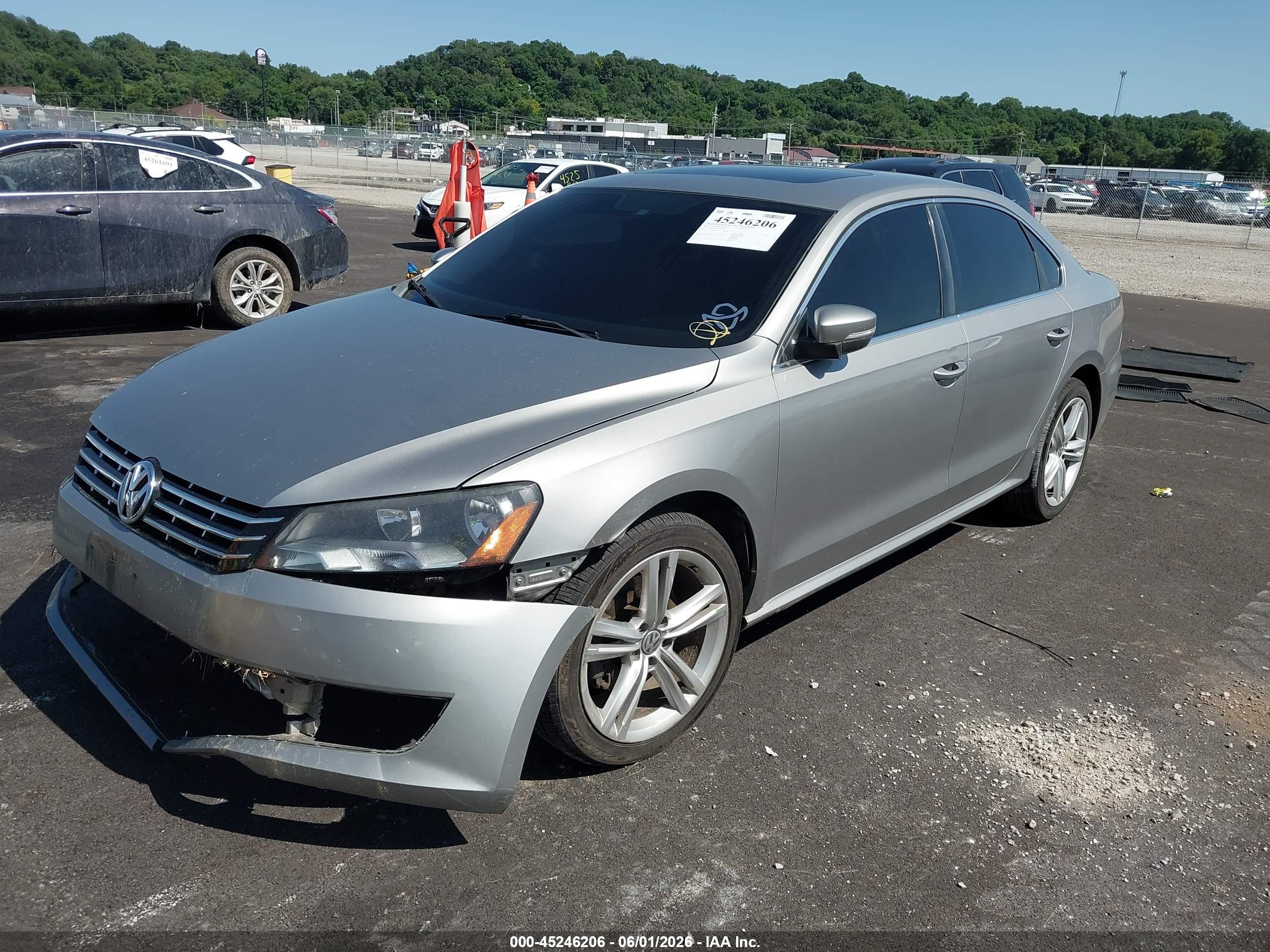 2014 Volkswagen Passat 2.0l Tdi Se Silver vin: 1VWBN7A37EC051087