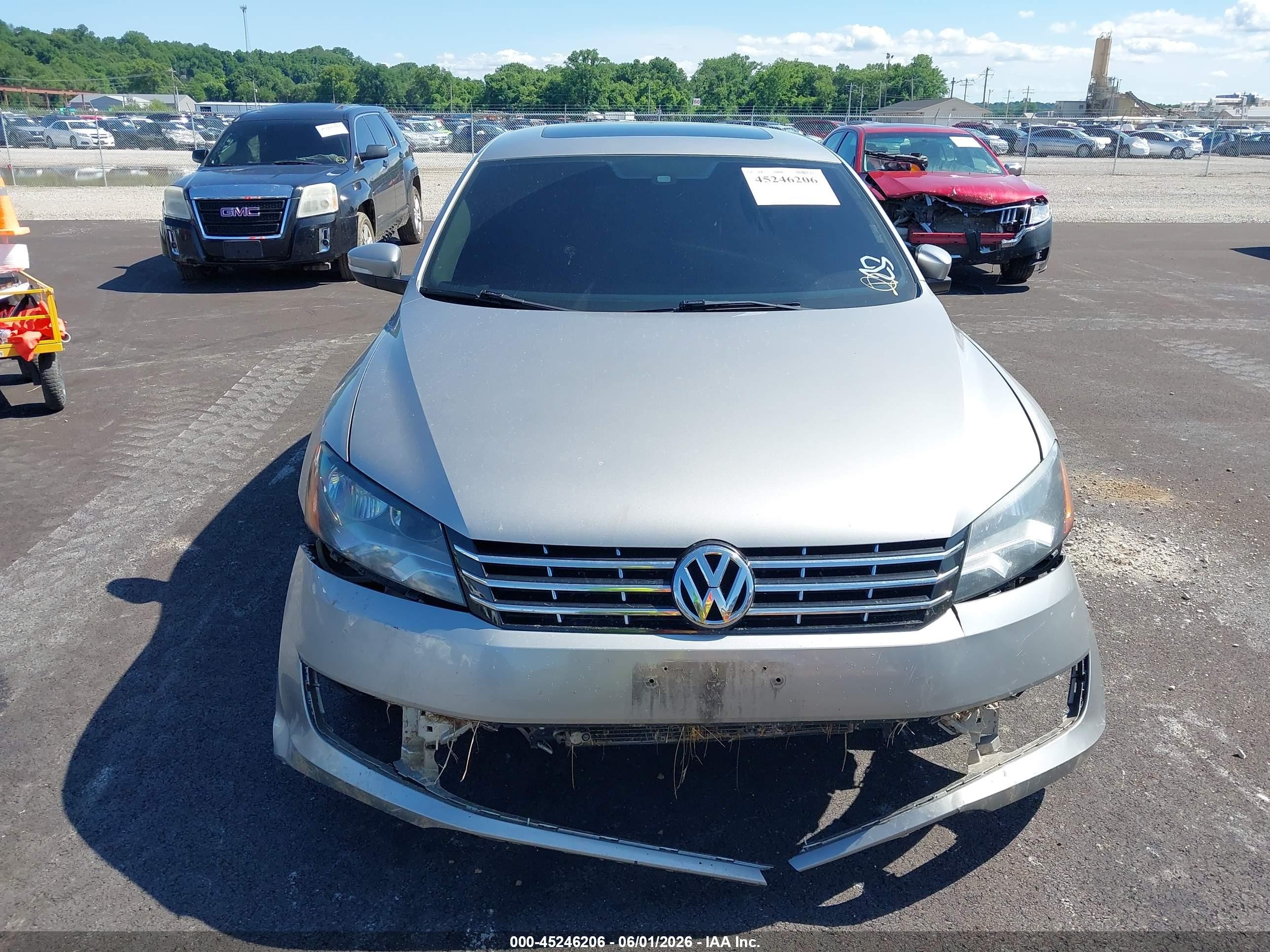 2014 Volkswagen Passat 2.0l Tdi Se Silver vin: 1VWBN7A37EC051087