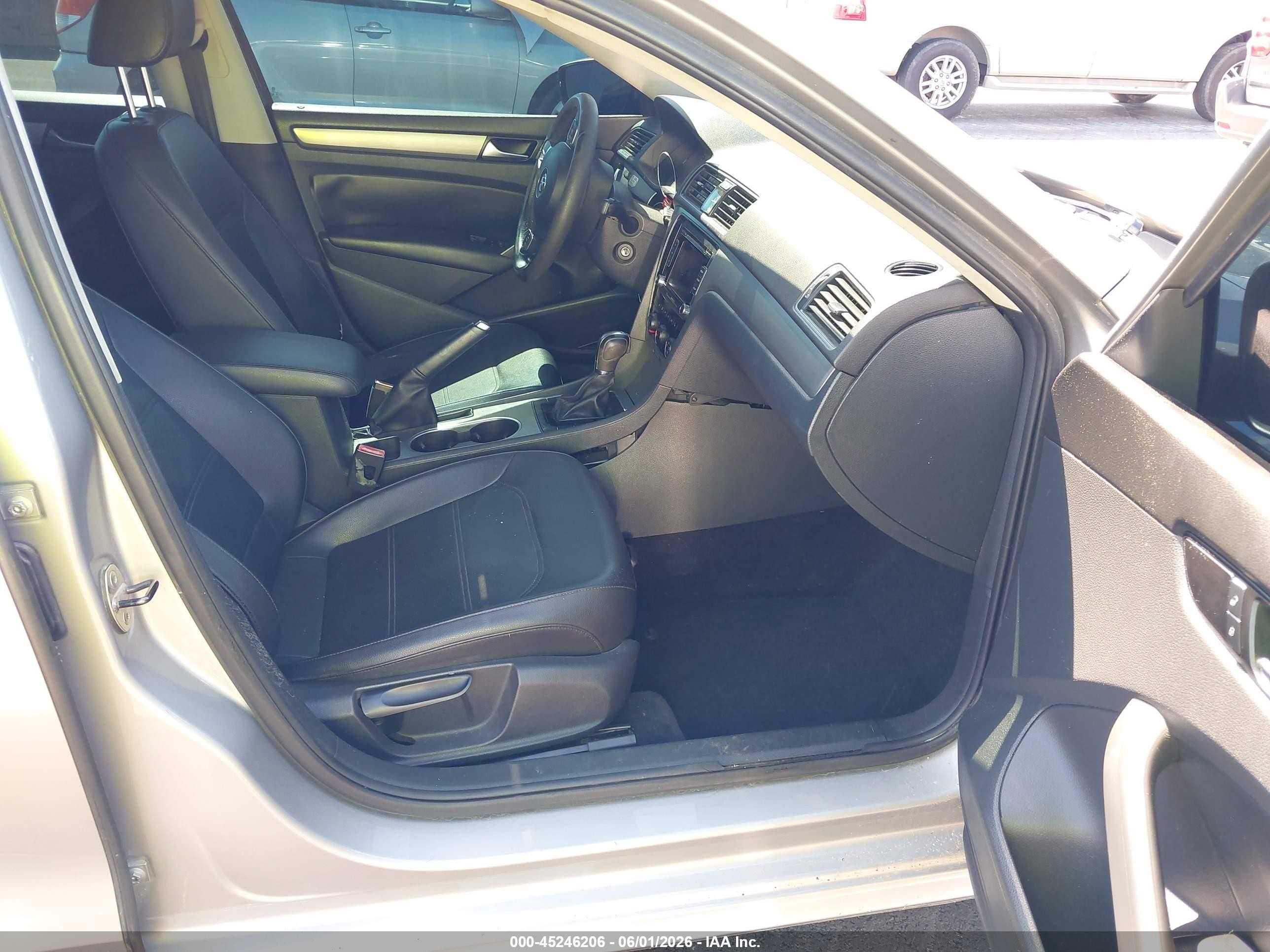 2014 Volkswagen Passat 2.0l Tdi Se Silver vin: 1VWBN7A37EC051087