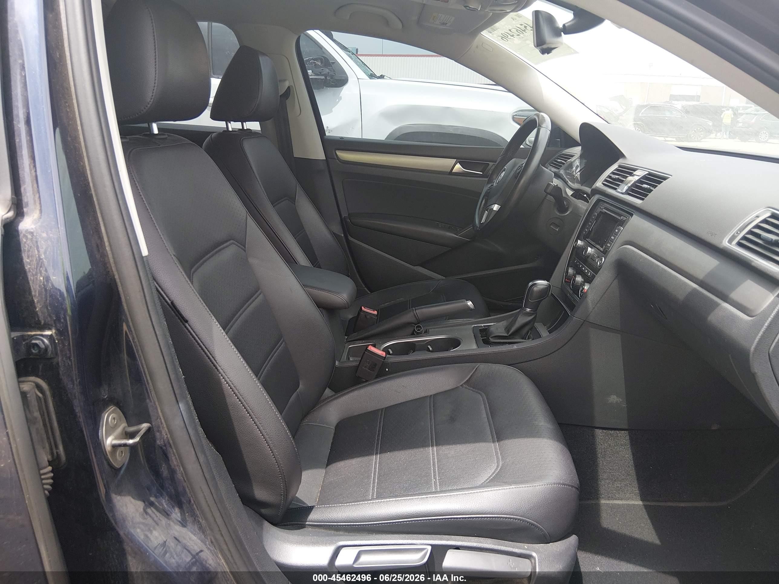 2014 Volkswagen Passat 2.0l Tdi Se Blue vin: 1VWBN7A37EC079262