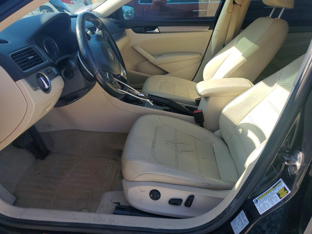 2014 Volkswagen Passat Se Черный vin: 1VWBN7A37EC100837