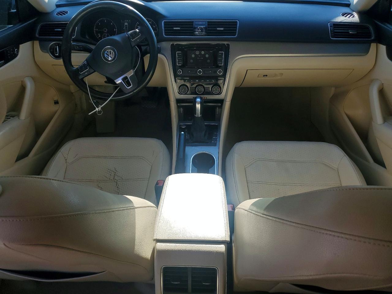 2014 Volkswagen Passat Se Черный vin: 1VWBN7A37EC100837