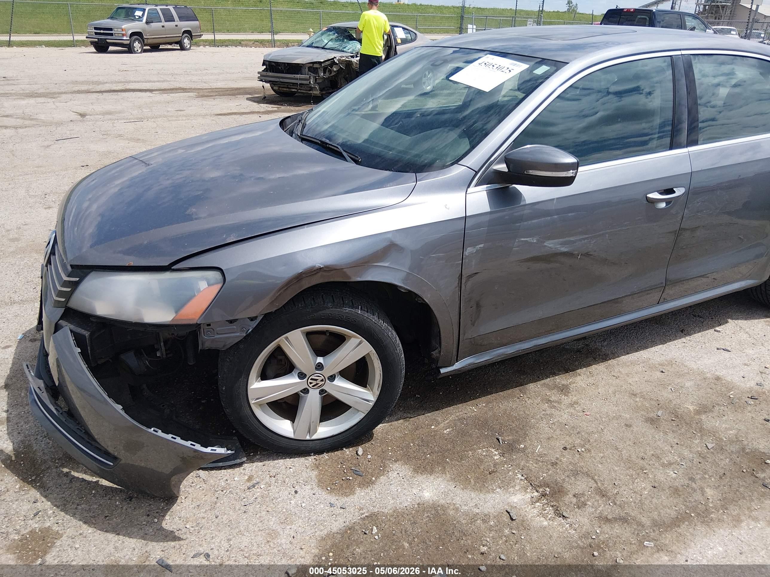 2013 Volkswagen Passat 2.0l Tdi Se Gray vin: 1VWBN7A38DC009753