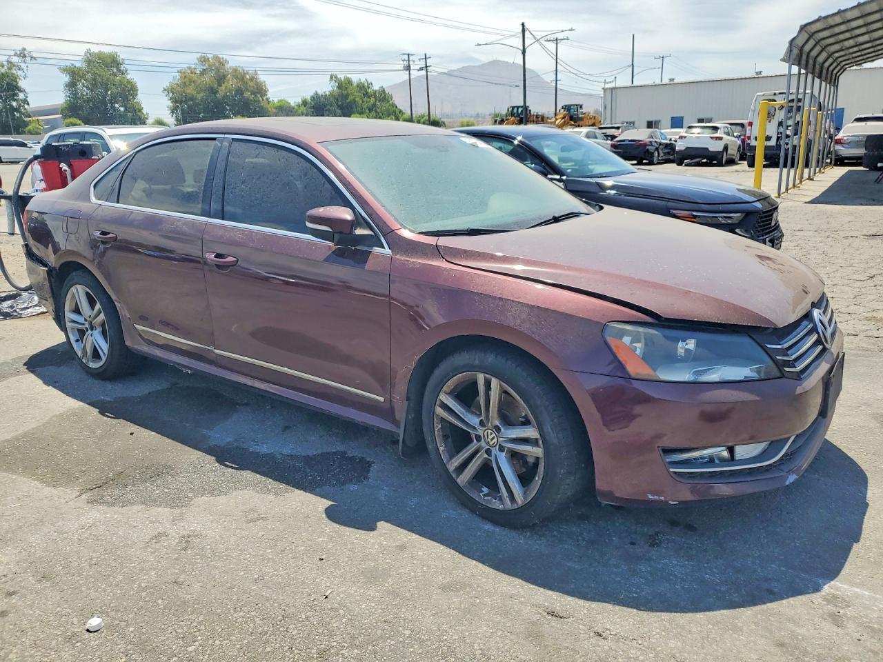 2013 Volkswagen Passat Se Burgundy vin: 1VWBN7A38DC031235